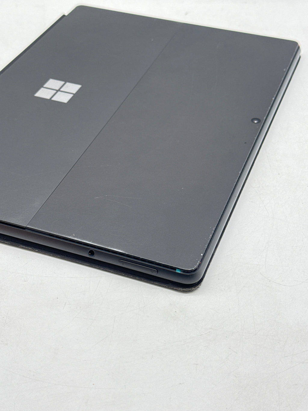 Microsoft Surface Pro 8 1983 Core i5 1135G7 8GB RAM 256GB SSD 13in Black - Used