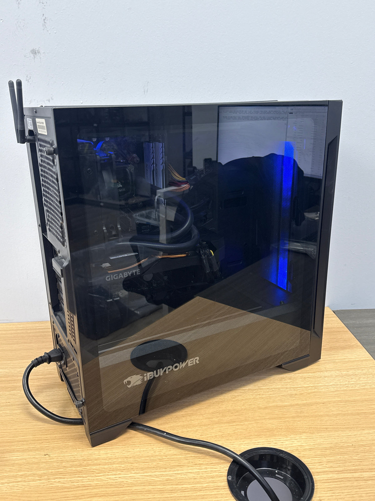 iBuypower Custom PC i7-9700K 16GB RAM 500GB SSD 1TB HDD RTX 2060 Super - Used