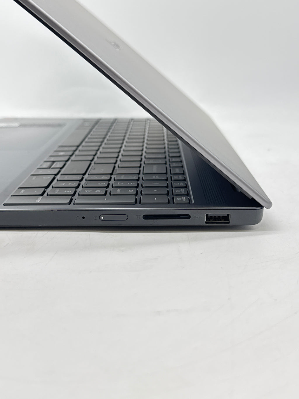 Lenovo IdeaPad Slim 3X Snapdragon X X1-26-100 16GB RAM 256GB SSD - Used