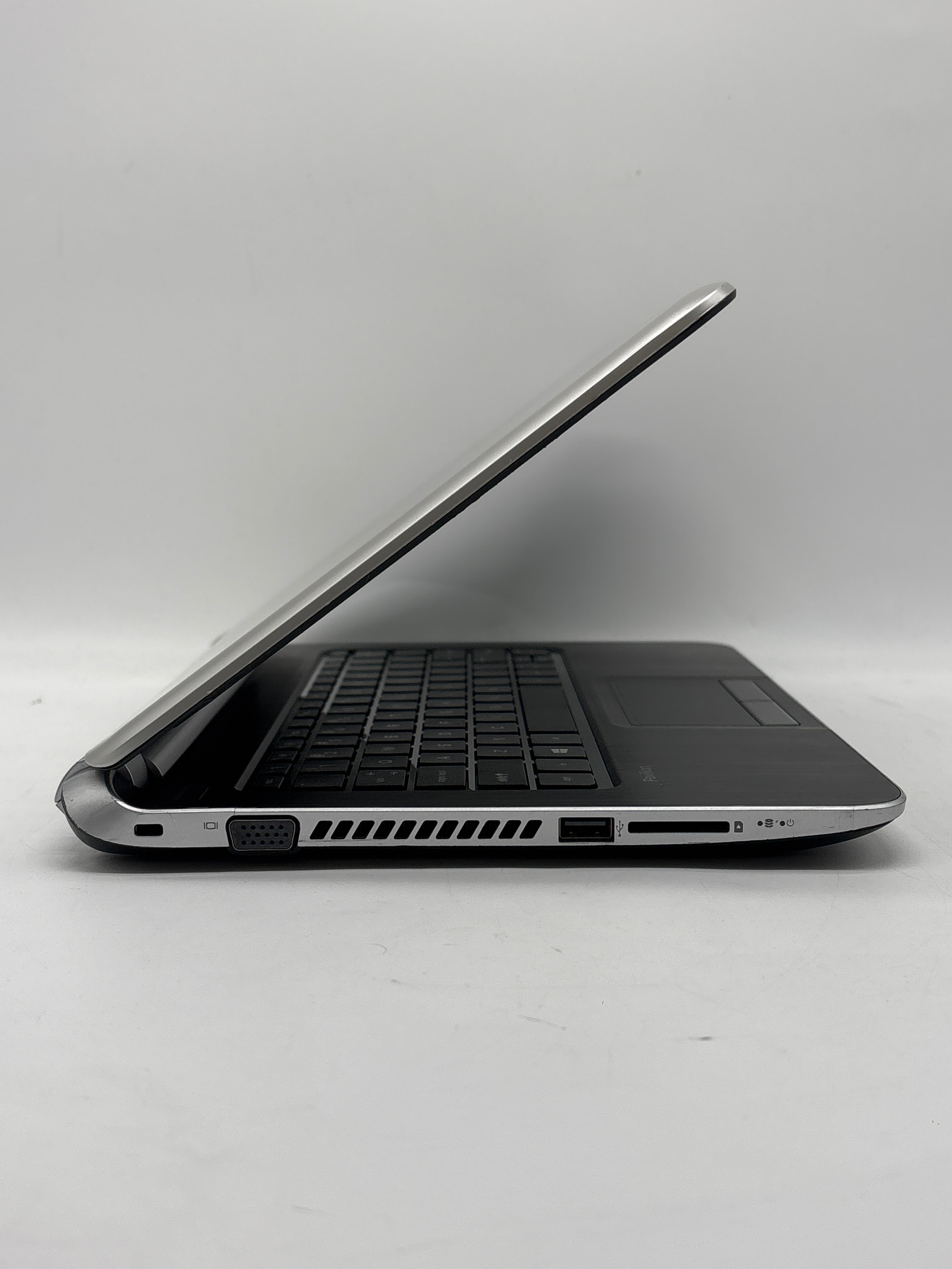 HP Pavilion 11" AMD A4-1250 4GB RAM 500GB HDD Touchscreen Gray - Used