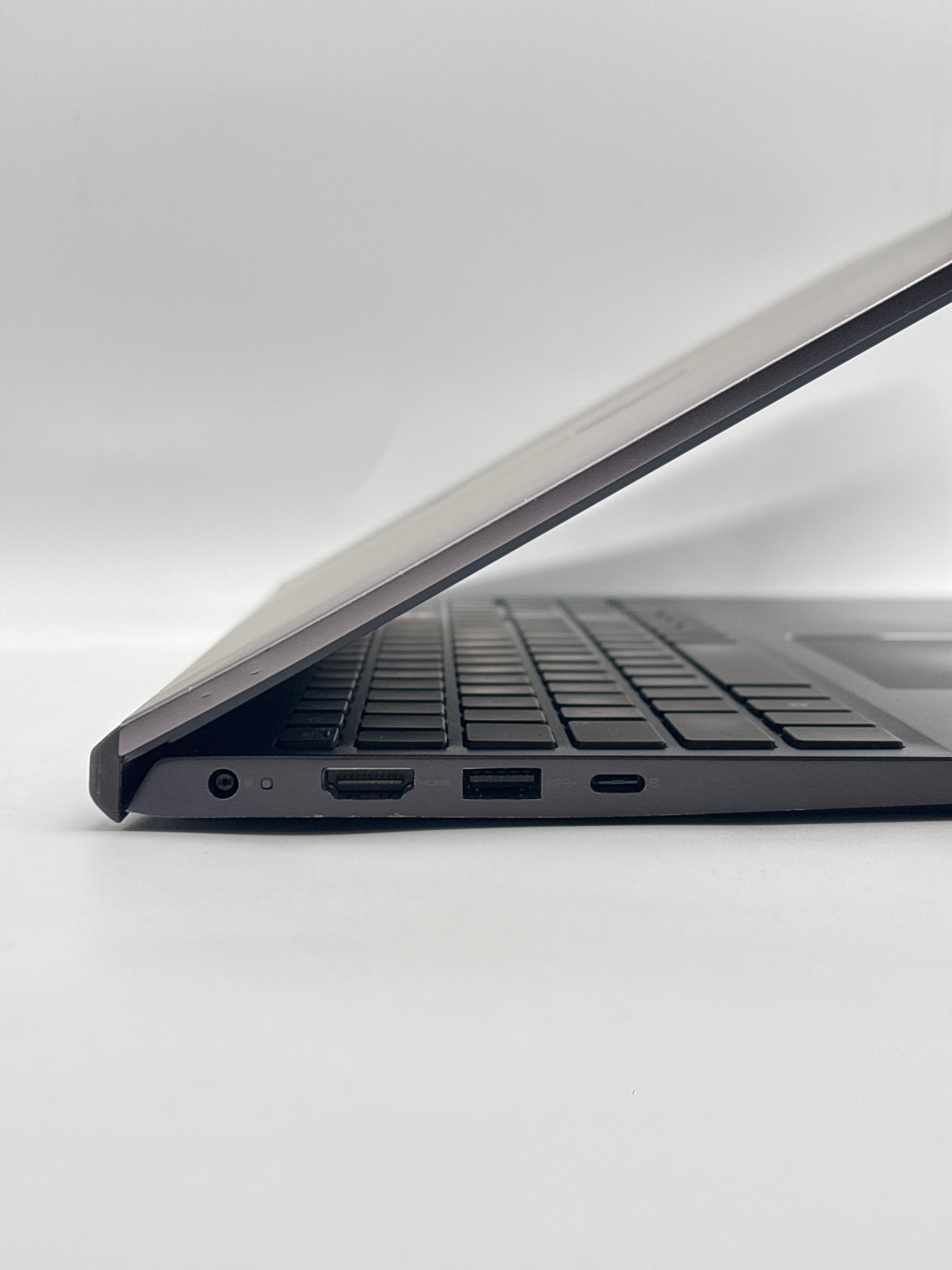 Dell Vostro 5502 i5-1135G7 8GB RAM 256GB SSD