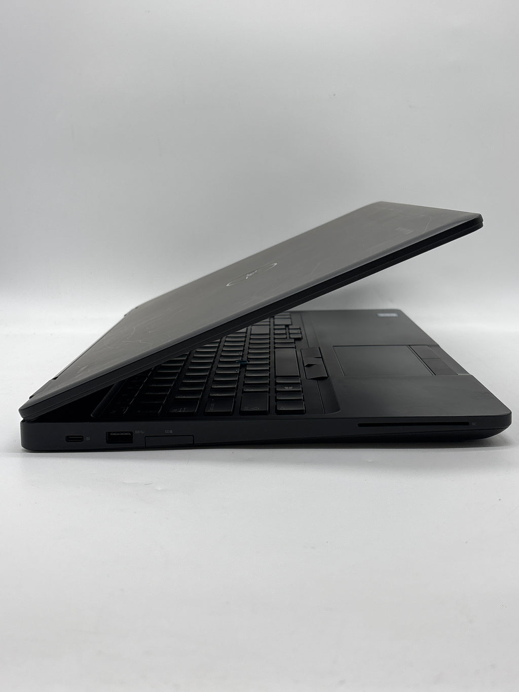 Dell Latitude 5590 15.6" Core i7-8650U 32GB 1TB SSD - For Parts