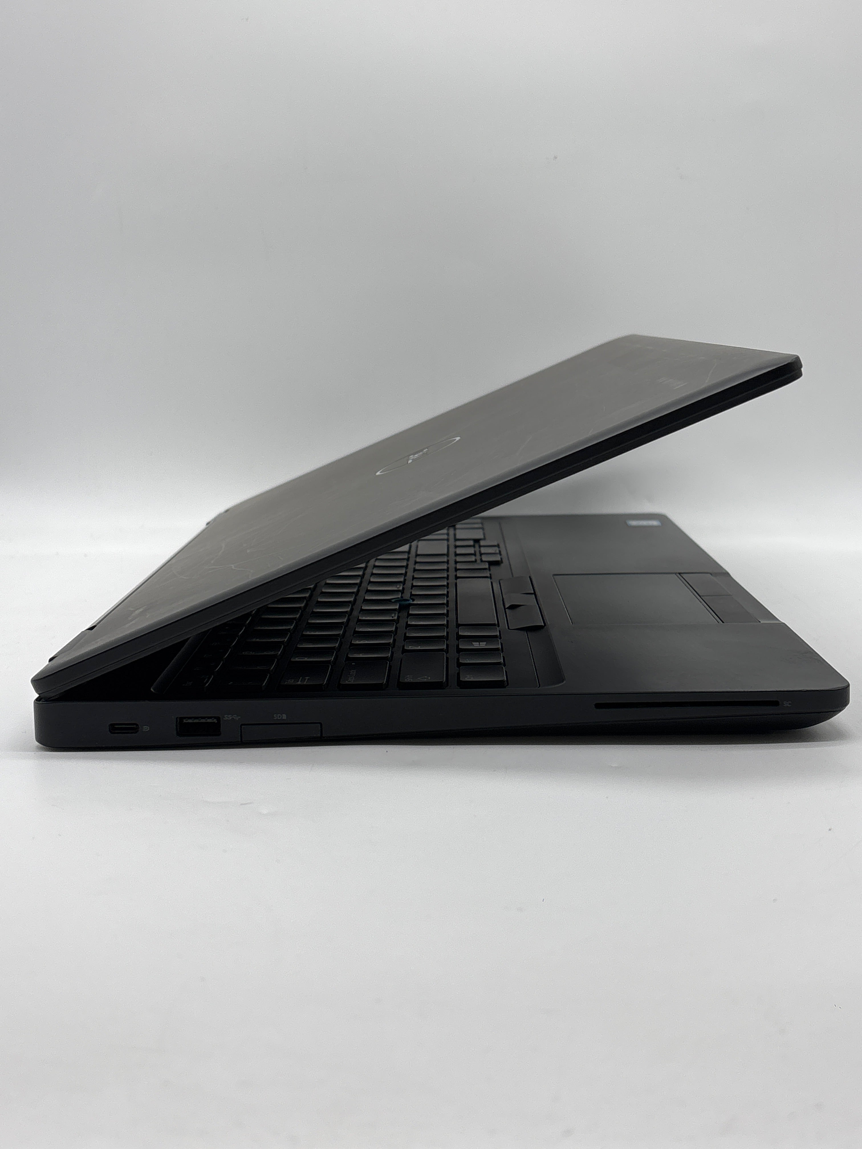 Dell Latitude 5590 15.6" Core i7-8650U 32GB 1TB SSD - For Parts