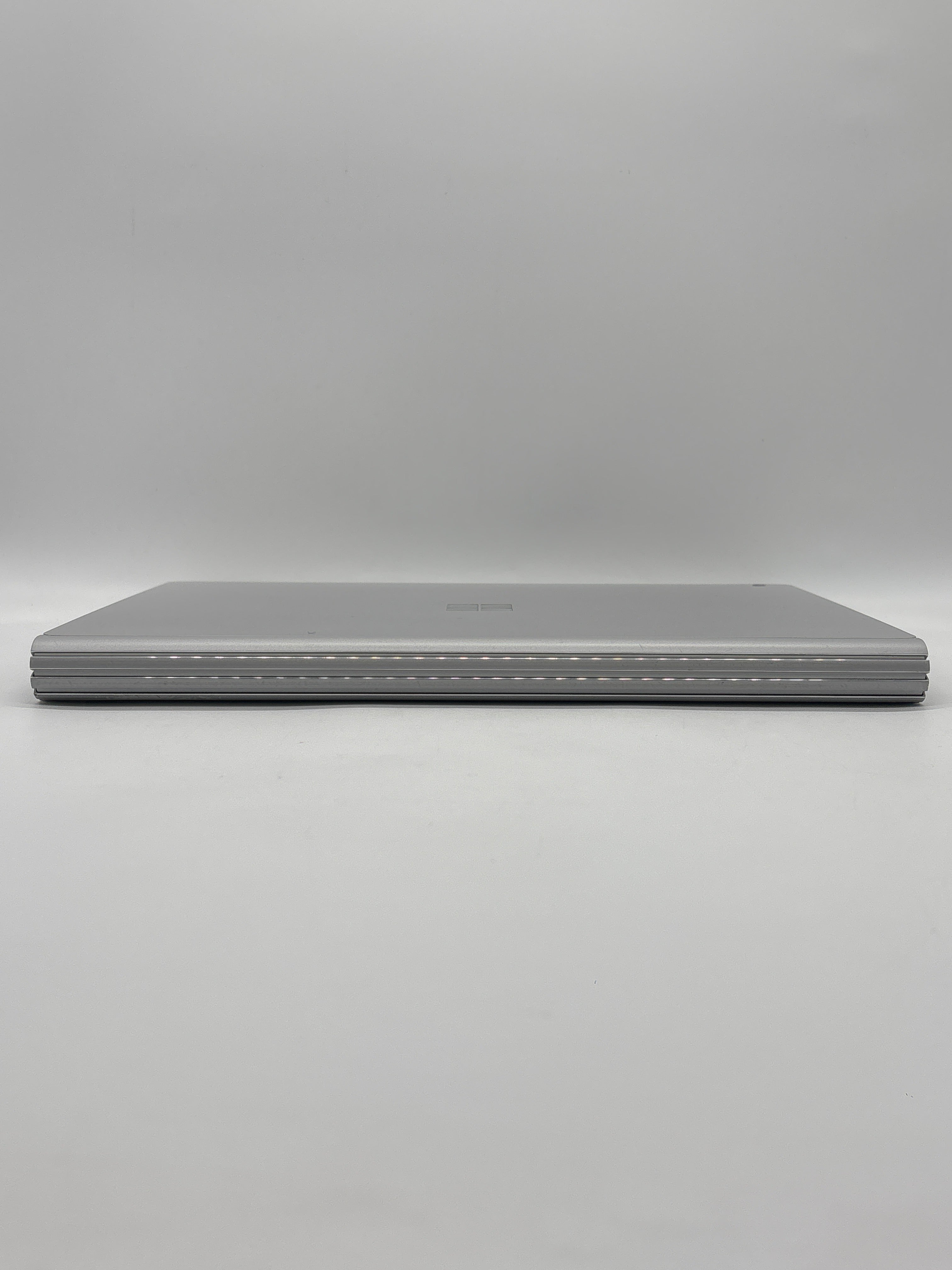 Microsoft Surface Book 2 i7-8650U 8GB RAM 256GB SSD GTX 1050