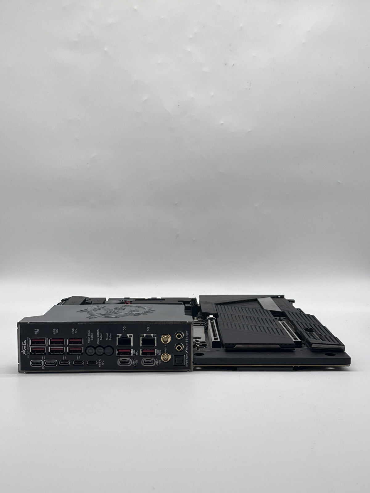 MSI MEG X870E GODLIKE AMD AM5 E-ATX Motherboard Missing CPU Retention Read