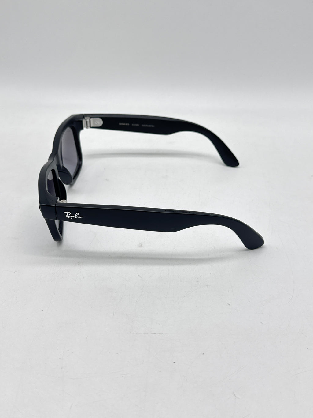 Ray-Ban Meta Wayfarer RW4006 Polarized Matte Black - Used