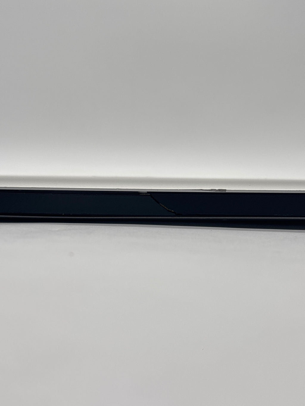 Apple MacBook Air 13" A1466 i7 8GB RAM 128GB SSD - For Parts (Read DESC)