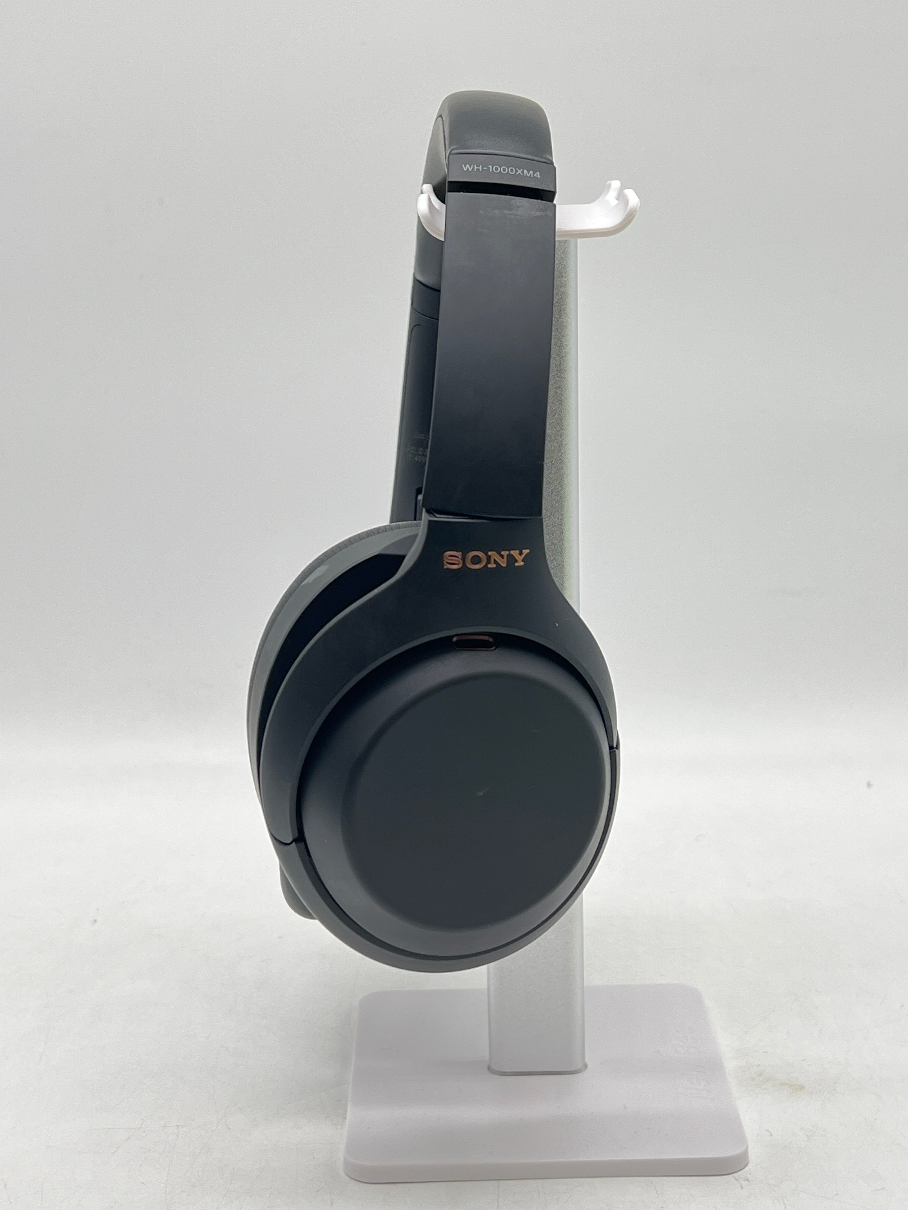 Sony WH-1000XM4 Black Over Ear Bluetooth Headphones with Carrying Case-Used