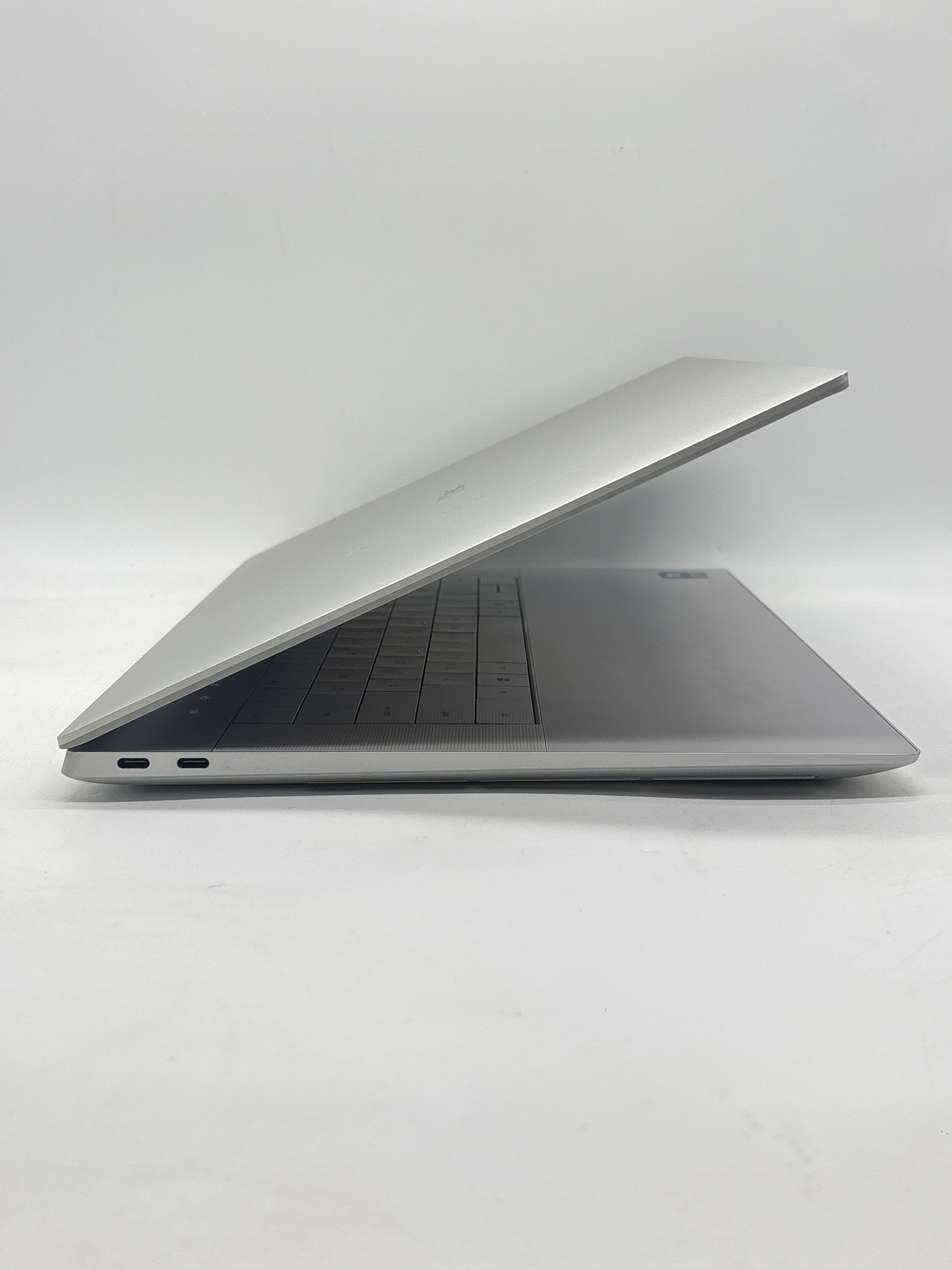 Dell XPS 16 Premium DA16250 Touch Ultra 9 285H 64GB RAM 2TB SSD RTX 5070