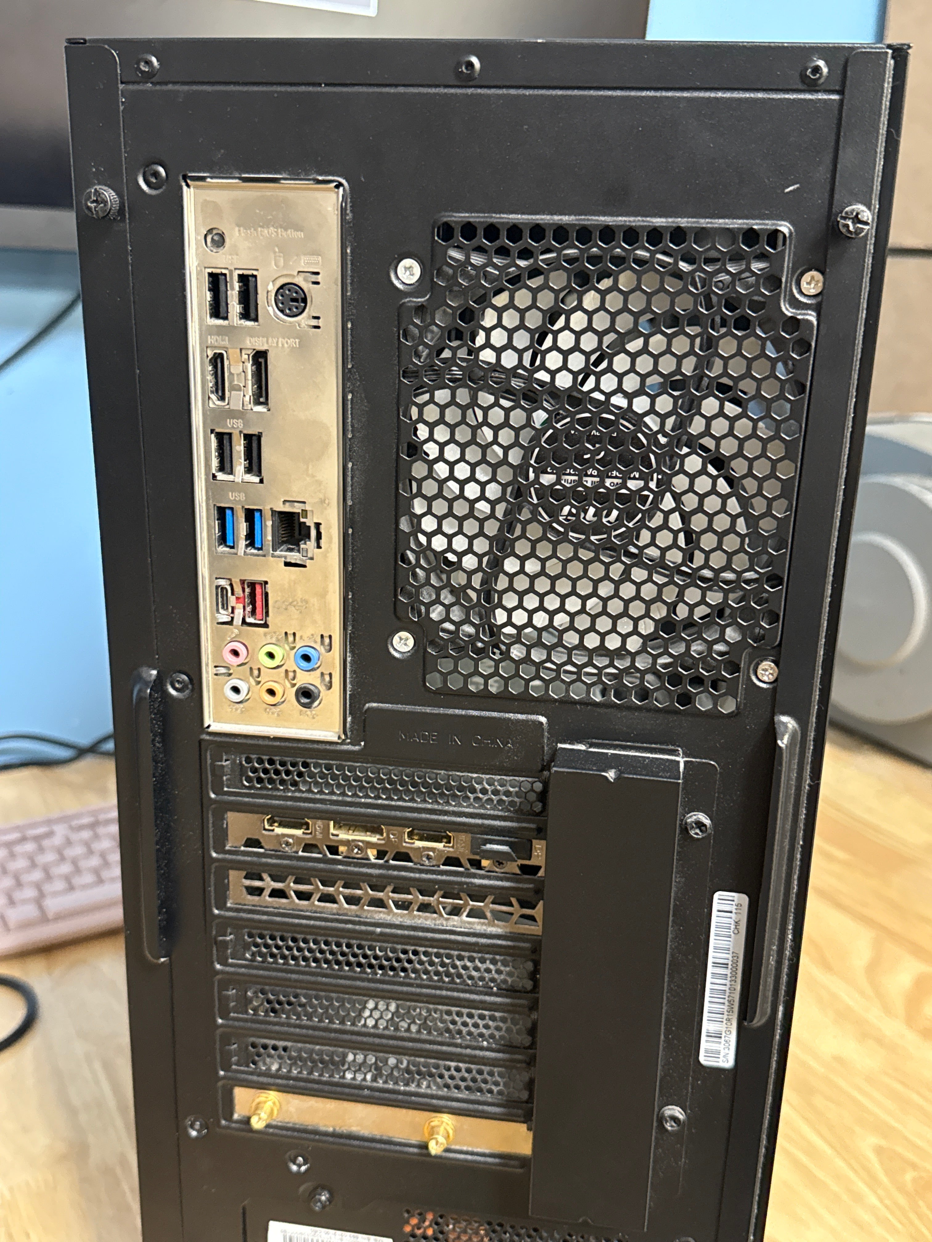 MSI PC Ryzen 7 5800X 16GB RAM 1TB SSD RX 6500 XT Black