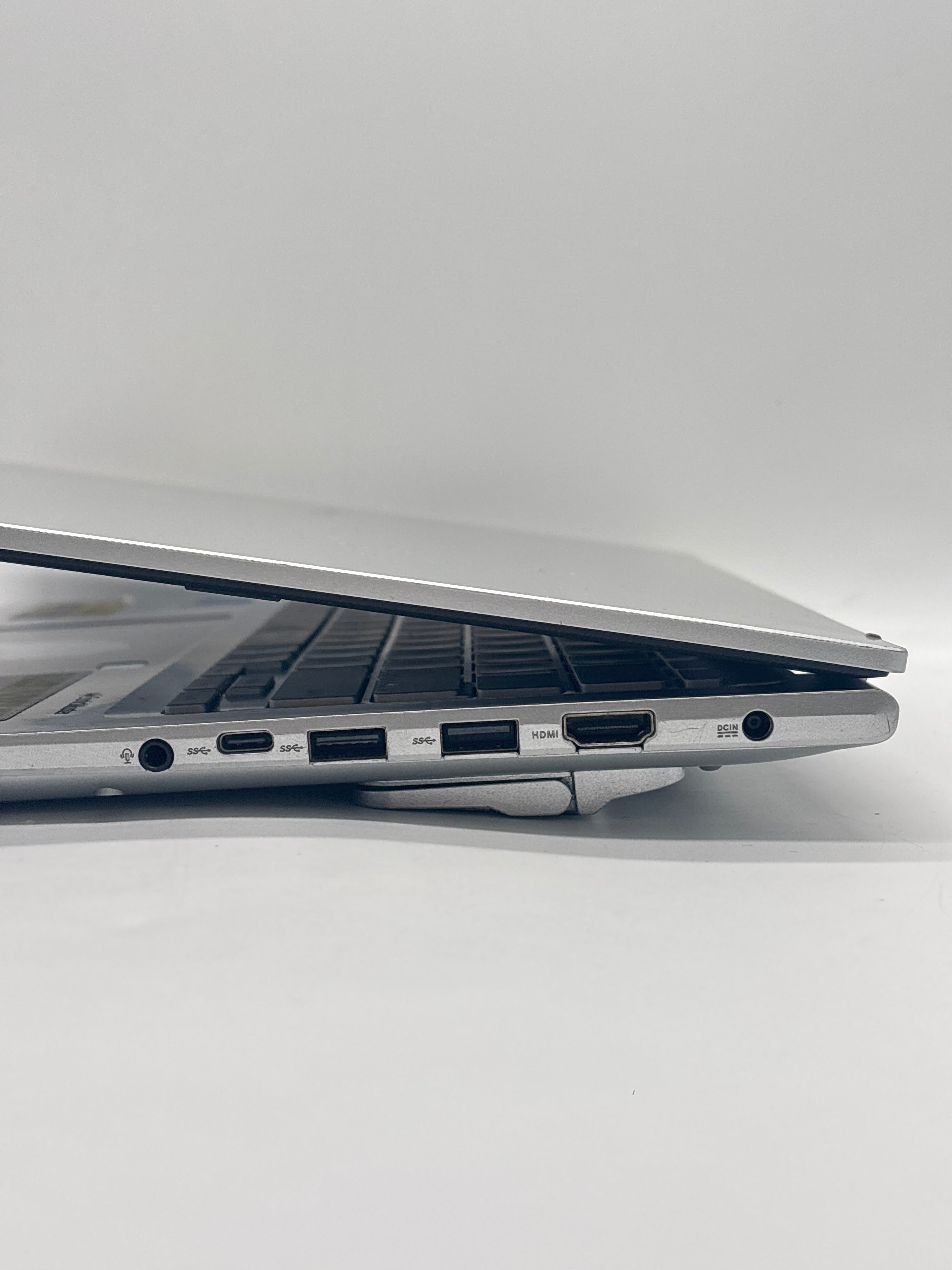 Asus VivoBook A1403Z i5-12500H 24GB RAM 512GB SSD - For Parts (Read DESC)