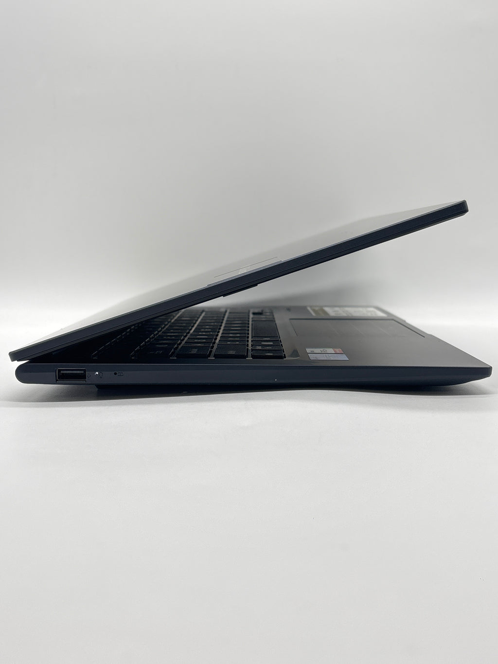 Asus Vivobook X1404VA i7-1355U 12GB RAM 512GB SSD