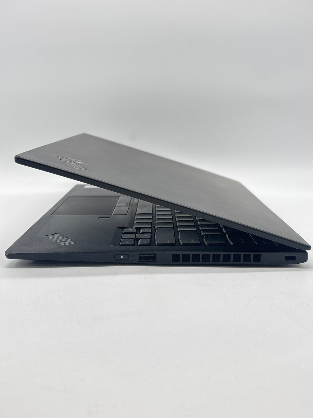 Lenovo ThinkPad X1 Carbon Gen 8 i7-10610U 16GB RAM 256GB SSD - Used