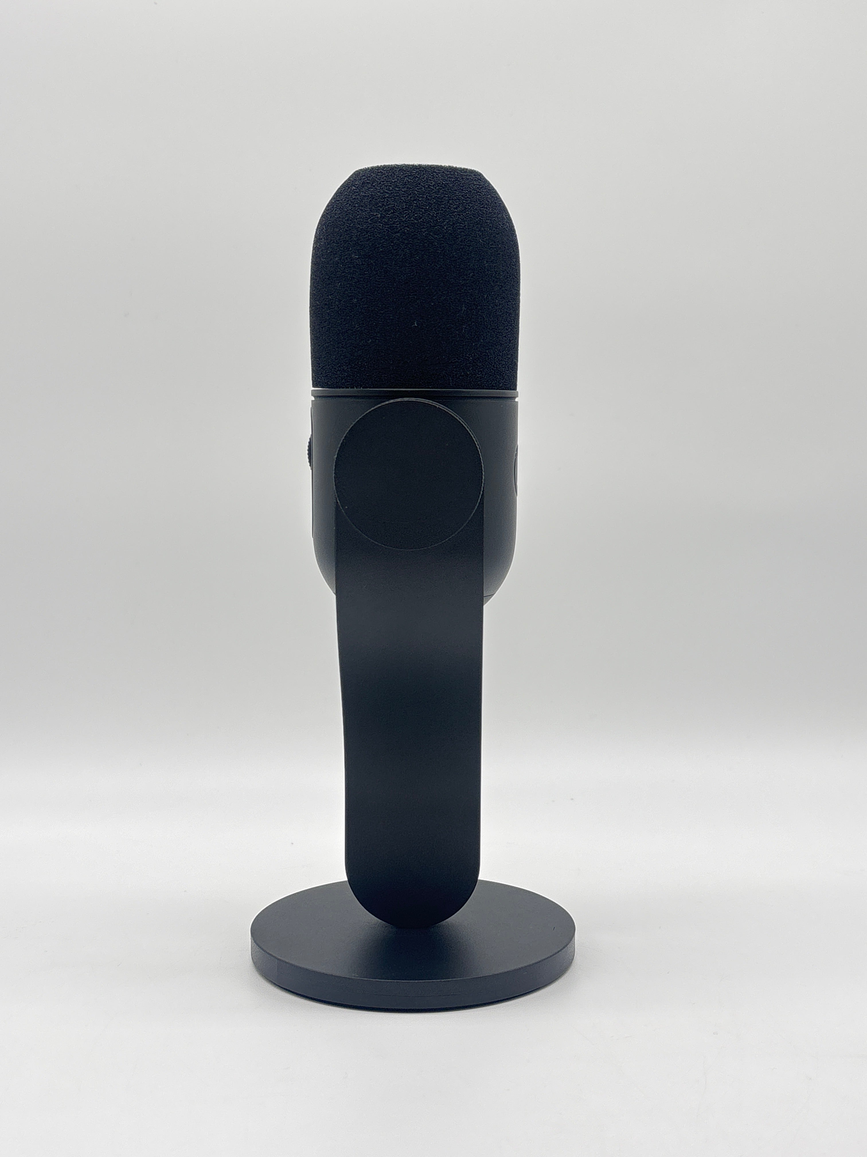 Logitech Yeti GX Wired Supercardioid Dynamic Gaming Microphone with LIGHTSYNC