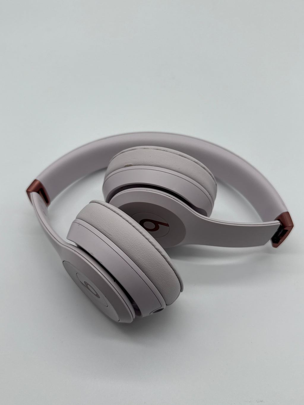 Beats by Dr. Dre Solo 4 Headphones 40mm Drivers Bluetooth Pink Used