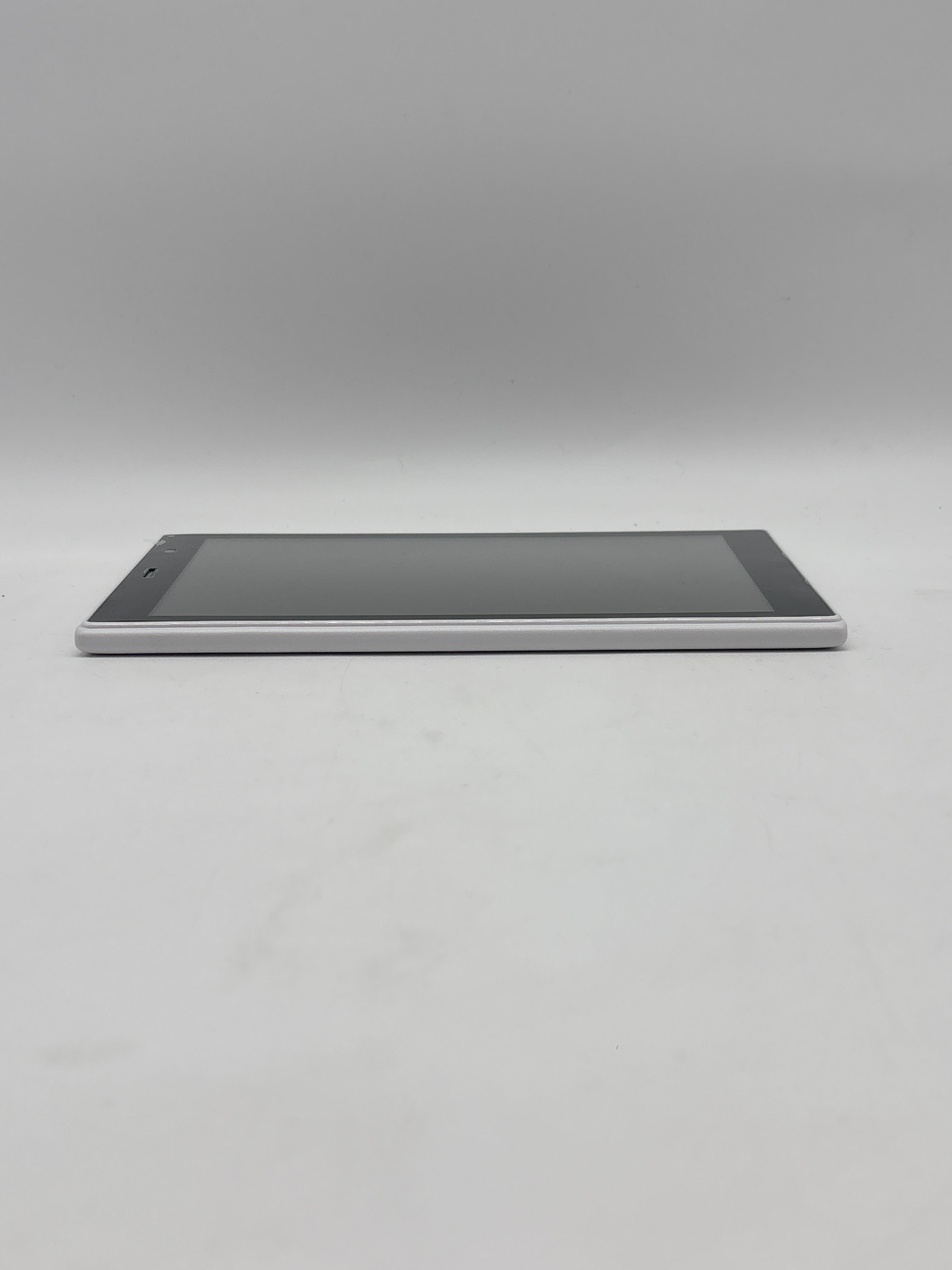 Foxx T8 Plus Tablet 3GB RAM 32GB SSD White Wi-Fi and 4G With Box