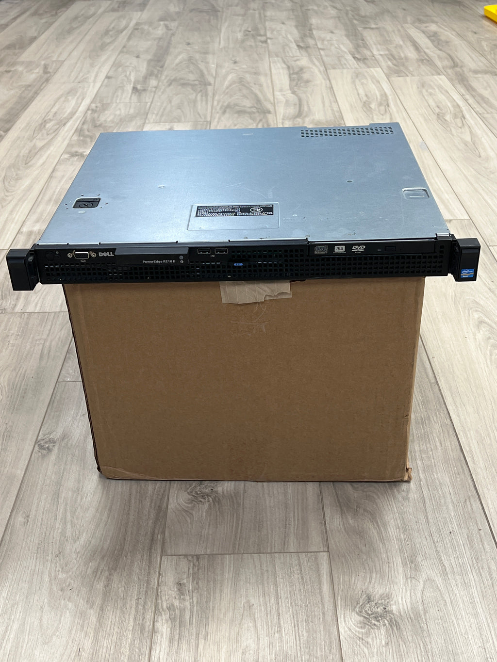 DELL PowerEdge R210 II Xeon E3-1240 v2 @ 3.4GHz 32GB RAM NO HDD