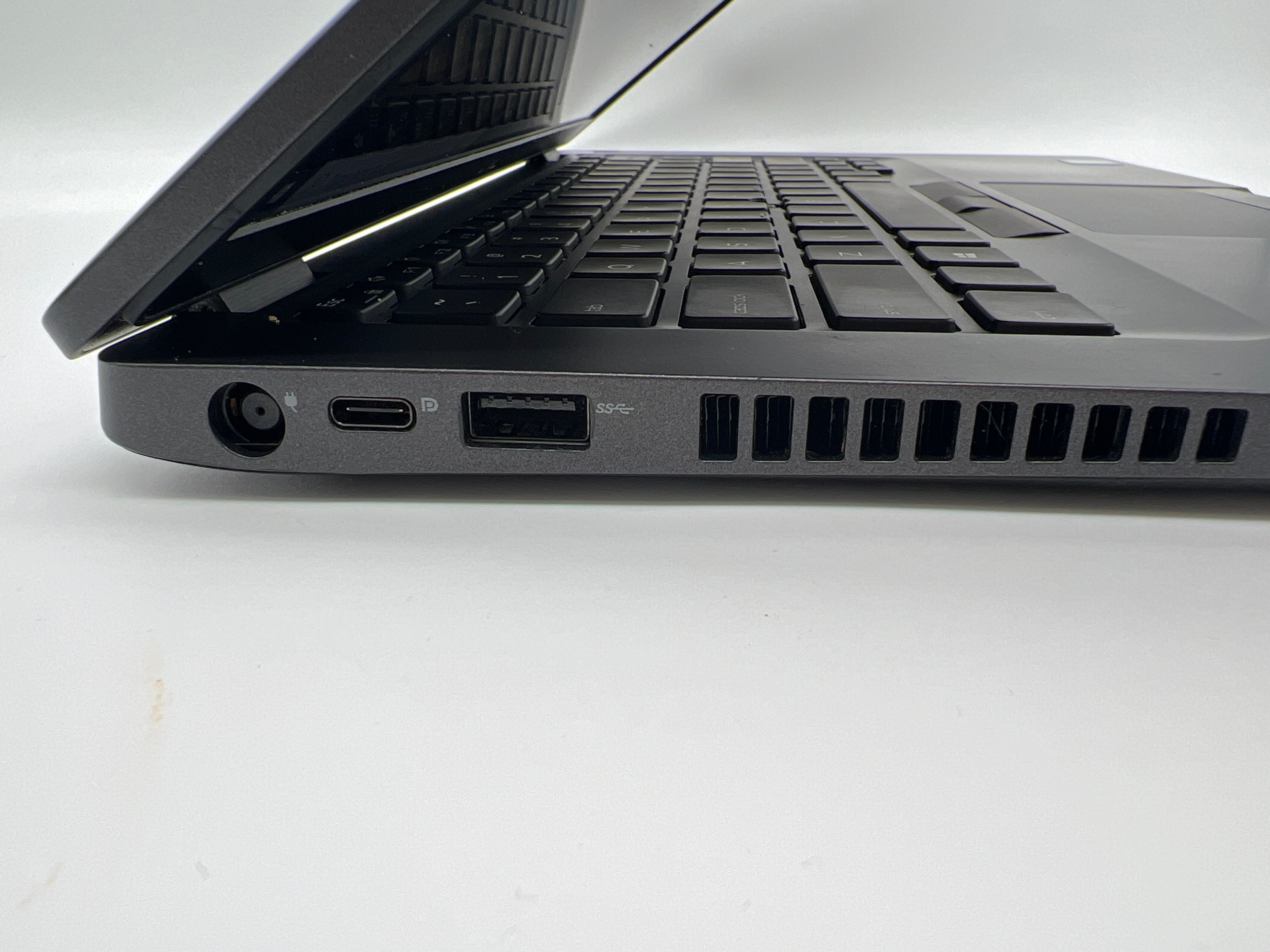 Dell Latitude 5400 14 inch Core i5 8th Gen 16GB RAM 256GB SSD Black Used