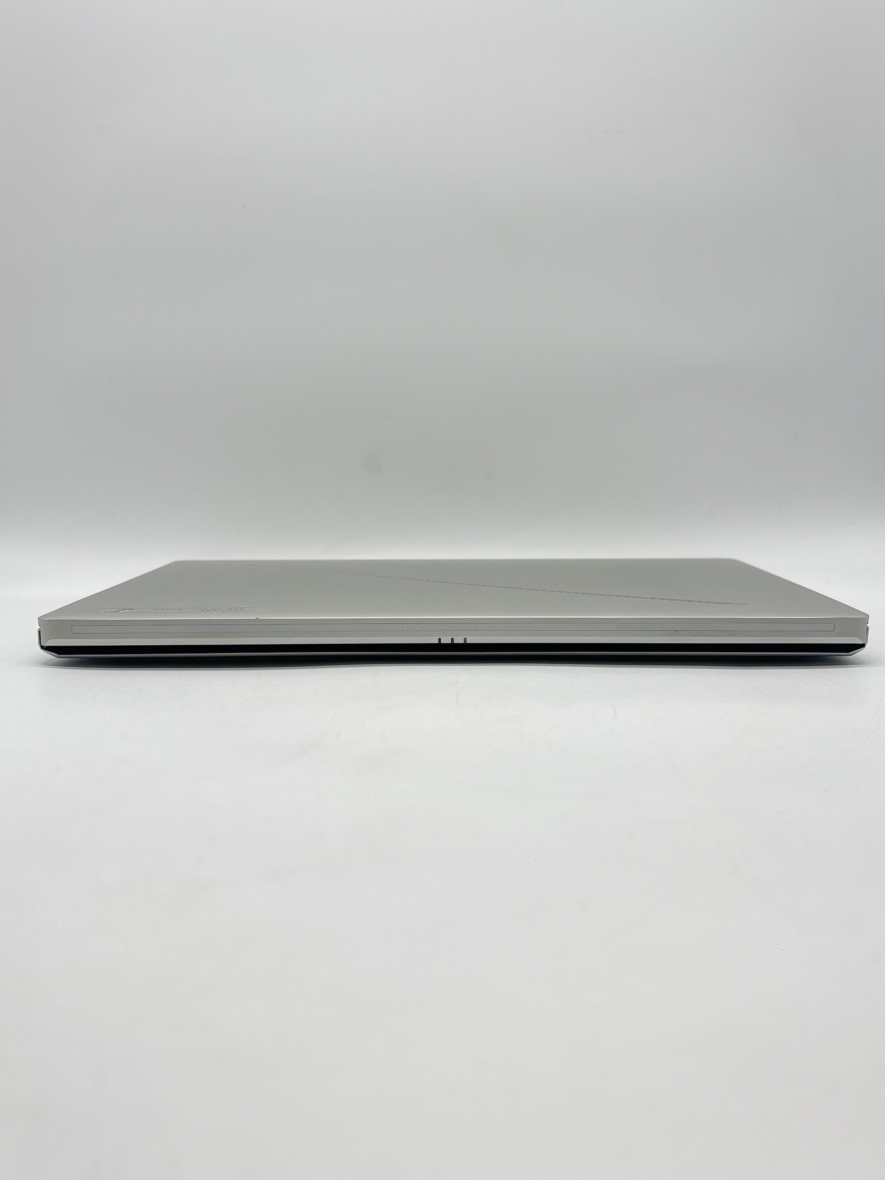 ASUS ROG GA403U AMD Ryzen 9 8945HS 32GB RAM 1TB SSD