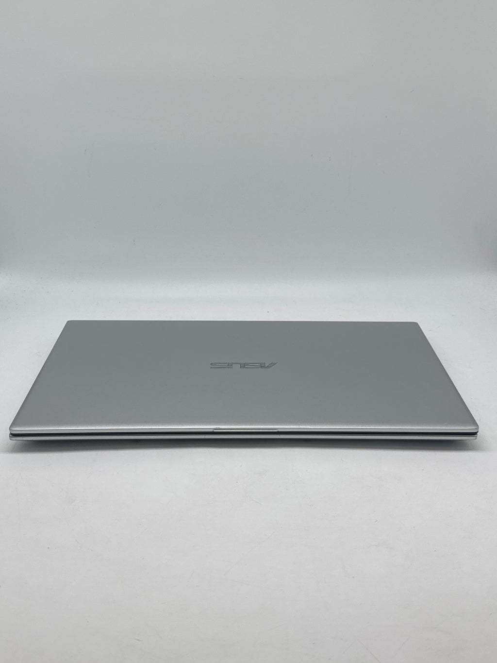 ASUS VIVOBOOK x512d  Ryzen 7 3700u 12GB RAM 512GB SSD Windows 11