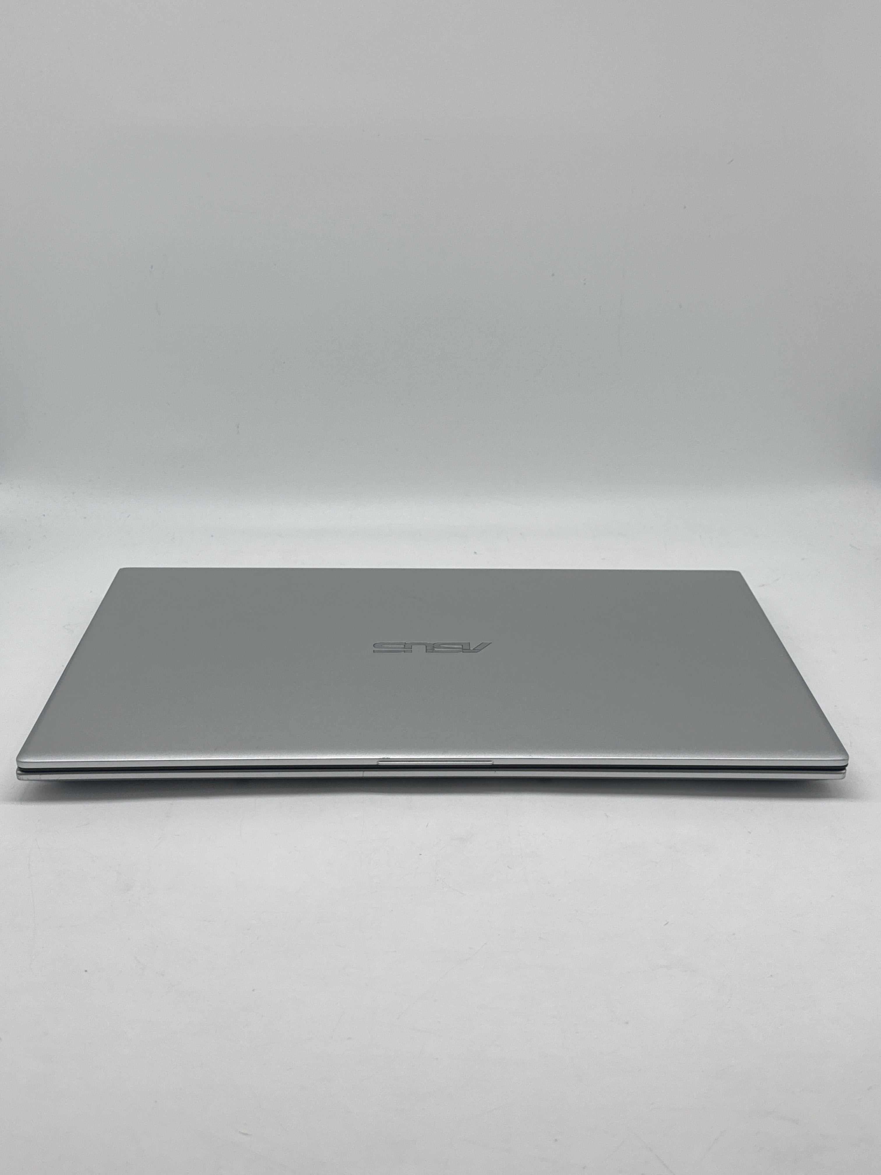 ASUS VIVOBOOK x512d  Ryzen 7 3700u 12GB RAM 512GB SSD Windows 11