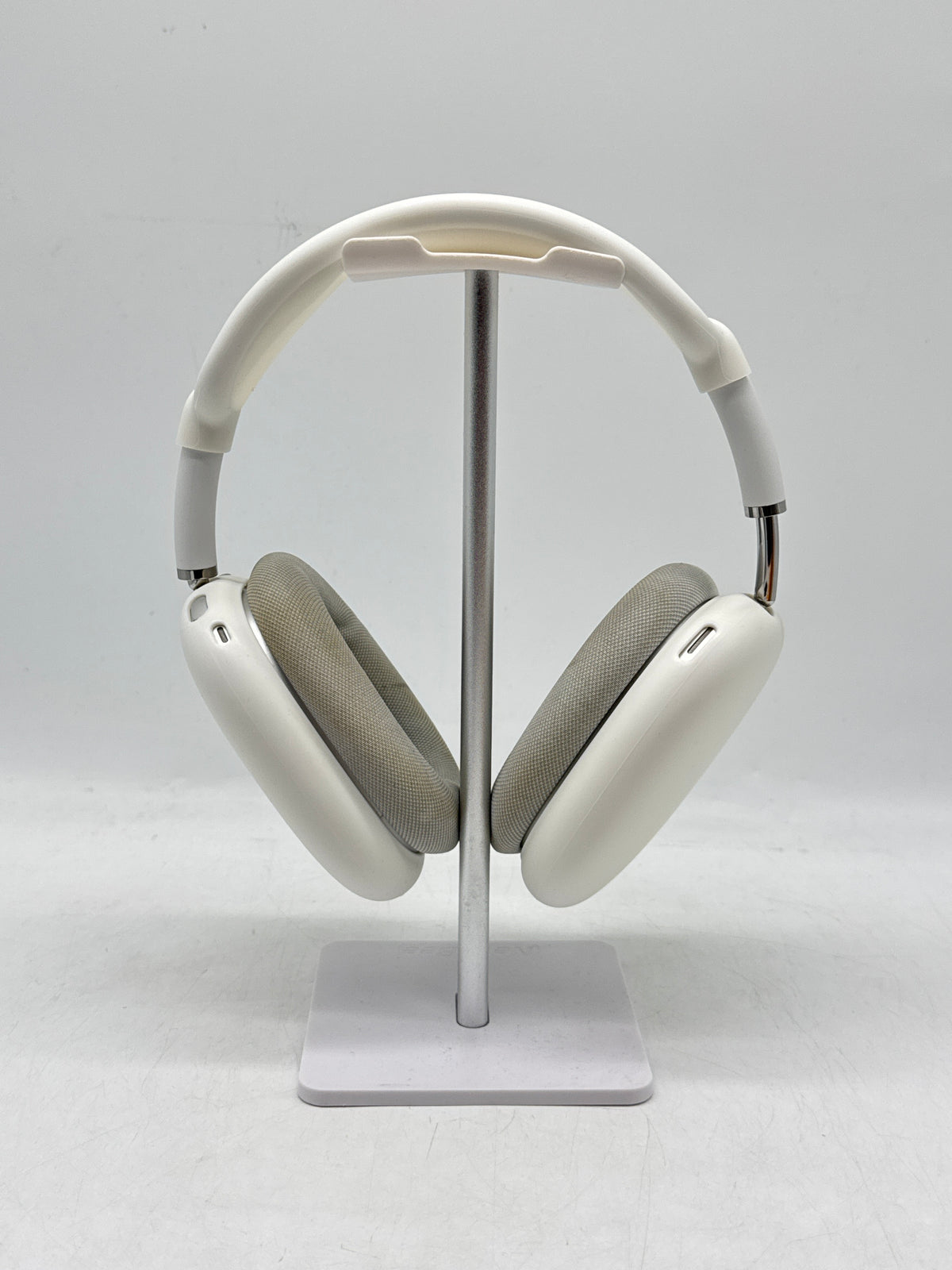 Apple AirPods Max A2096 Silver Wireless Over-Ear Headphones Bluetooth - Used