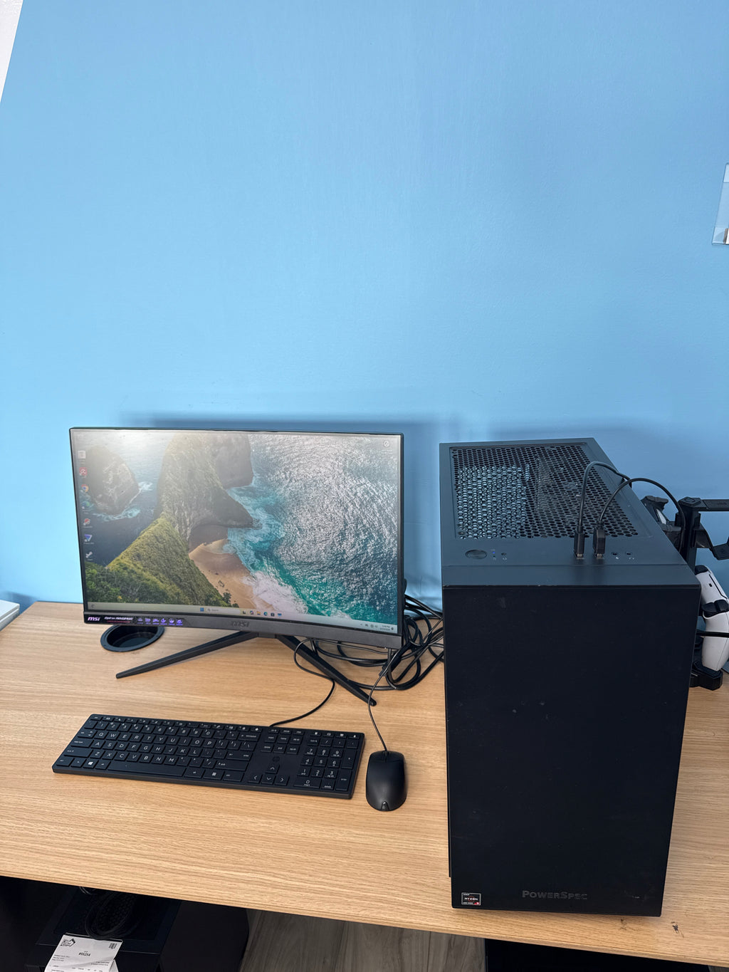 PowerSpec Ryzen 5 5600G RX 6600 XT 16GB RAM 512GB SSD - Broken Leg