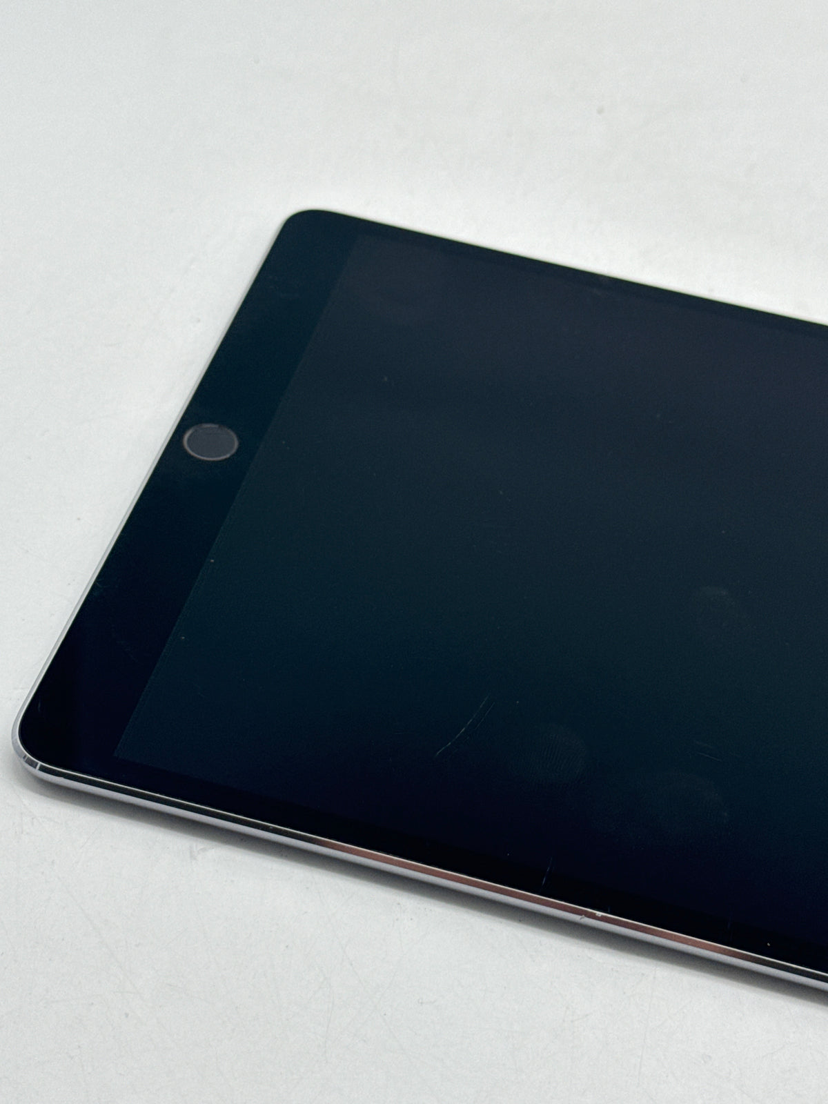 Apple iPad Pro 10.5" A1709 4GB RAM 256GB Wi-Fi + Cellular Space Gray - Used