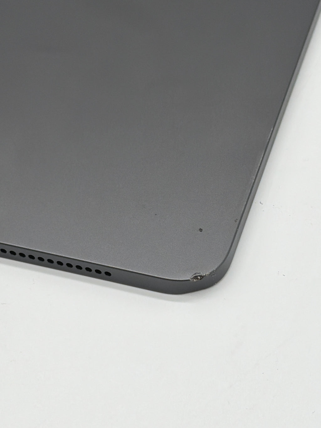 Apple iPad Air (5th Gen) A2588 64GB Wi-Fi Gray - Remotely Managed/Cracked Screen