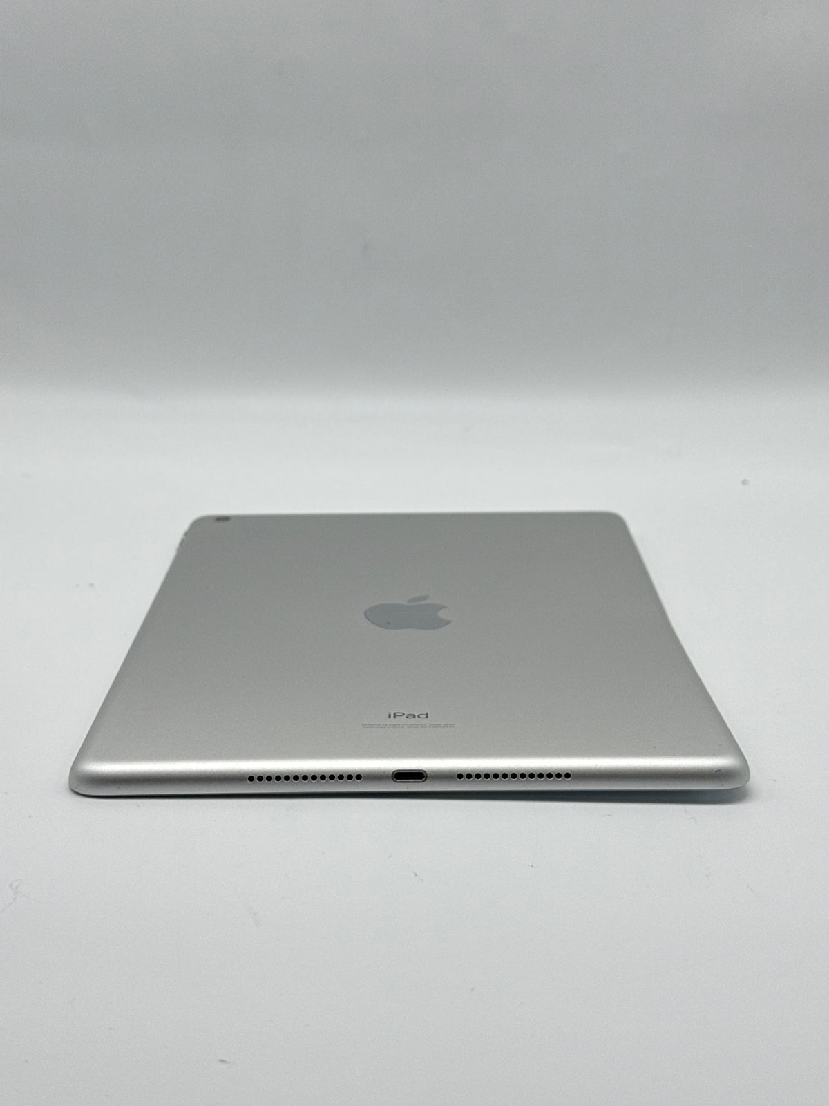 Apple iPad 7th Gen A2197 Wi-Fi 32GB Silver 10.2in - Read