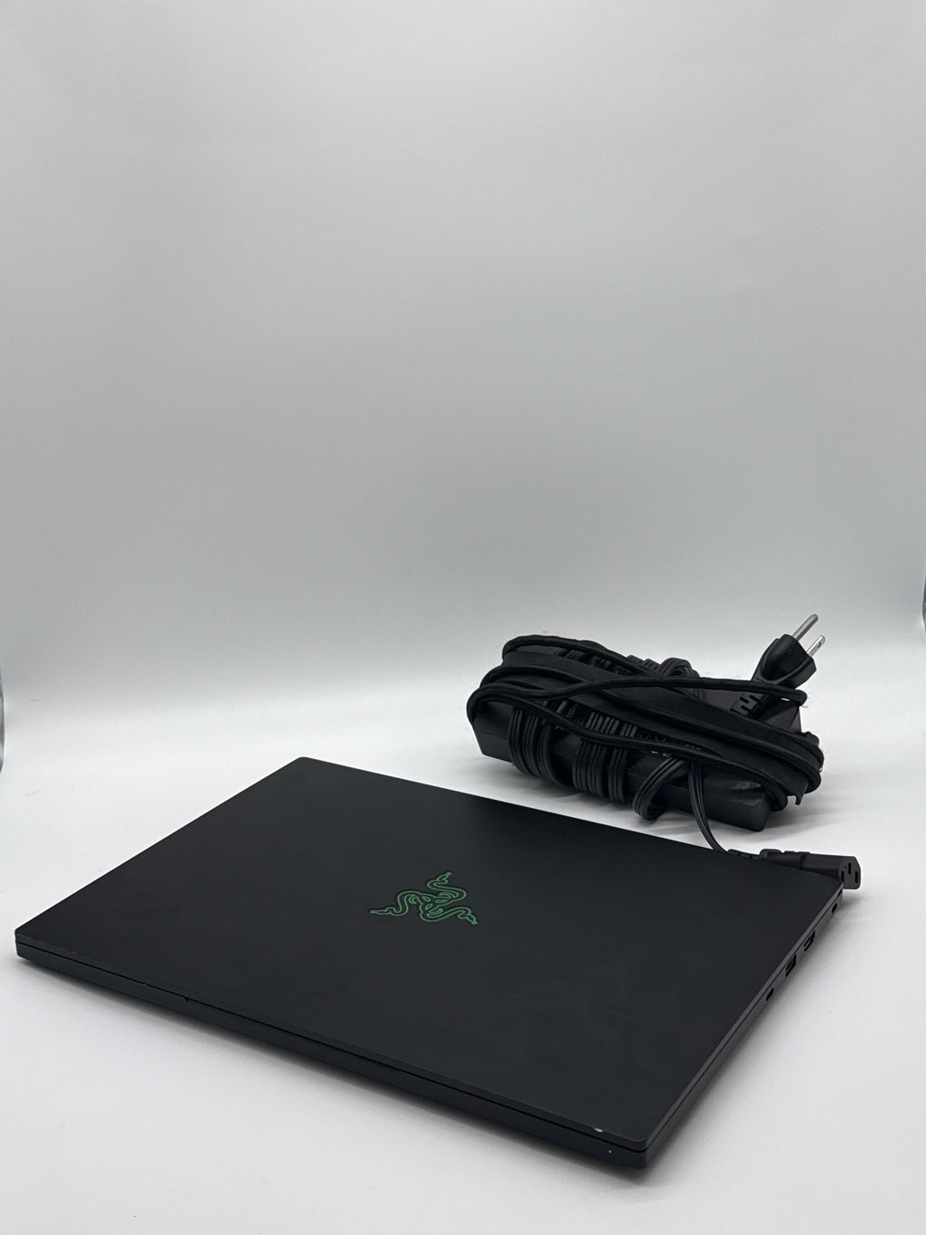 Razer Blade 14 RZ09-0427 Ryzen 9 6900HX 16GB RAM 1TB SSD RTX 3060