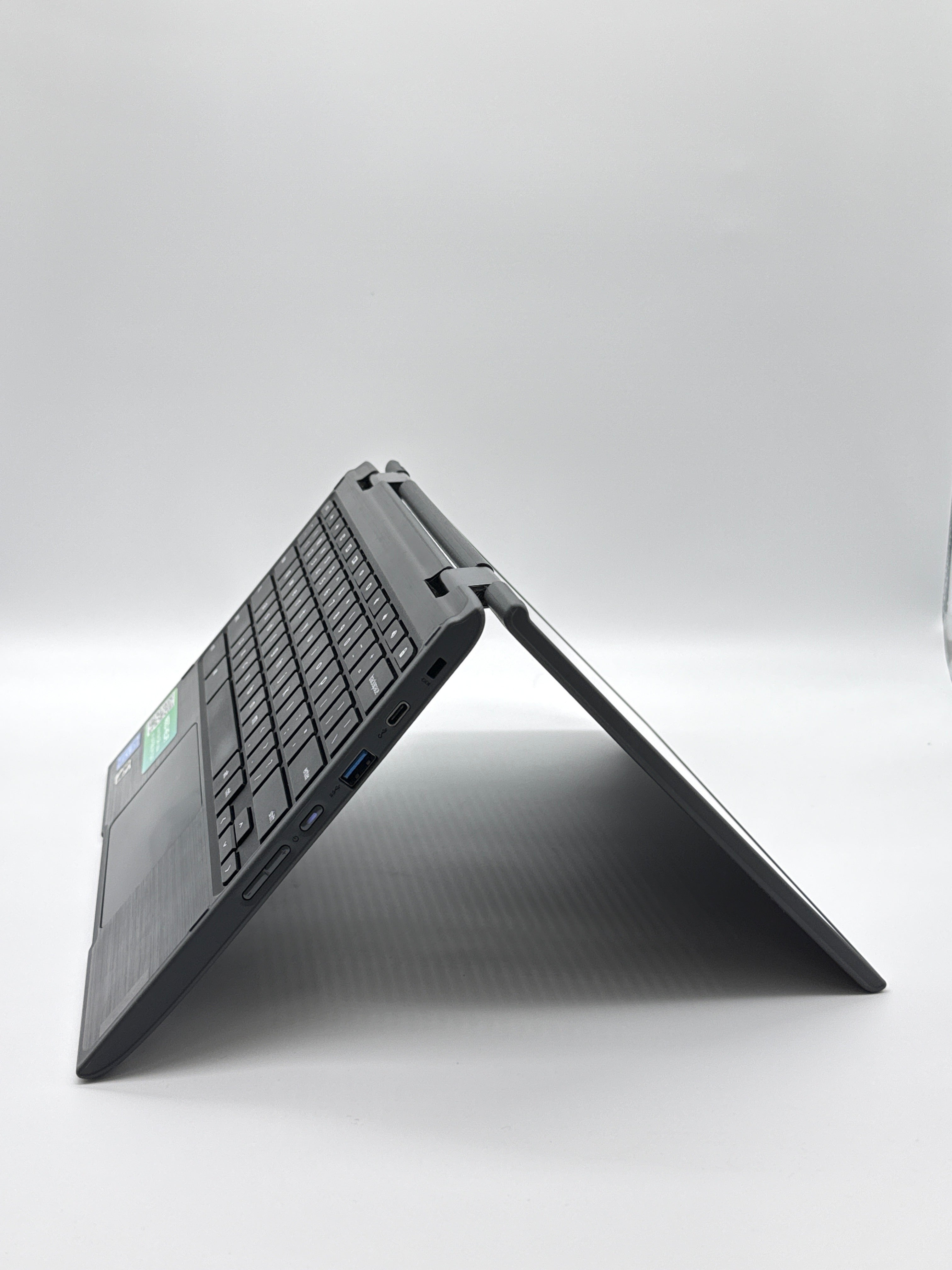 Lenovo 300e Chromebook 2nd Gen 11.6 inch MediaTek 4GB RAM 32GB SSD Black