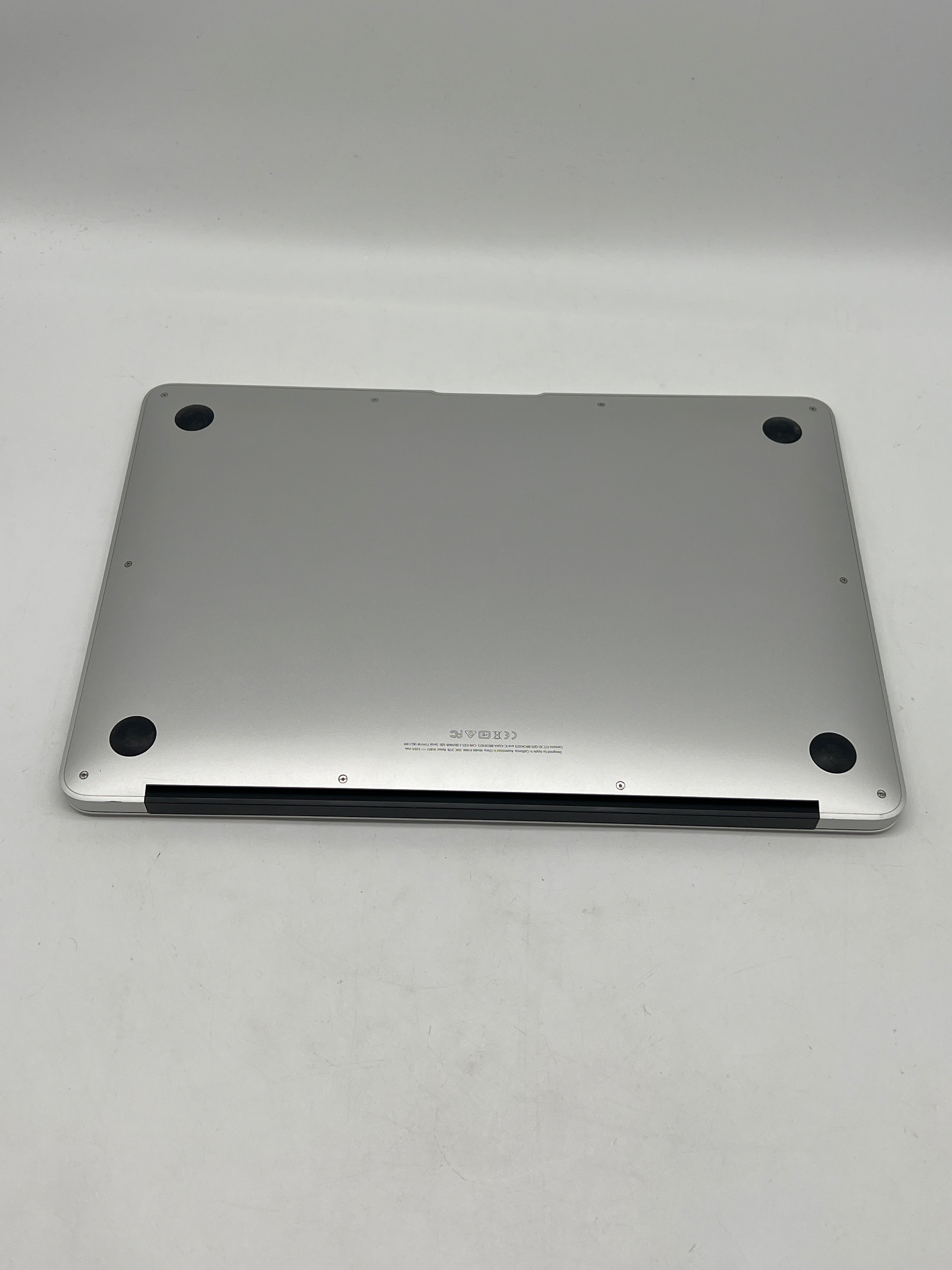 Apple MacBook Air 13" A1466 i5 8GB RAM 128GB Flash Storage - Used