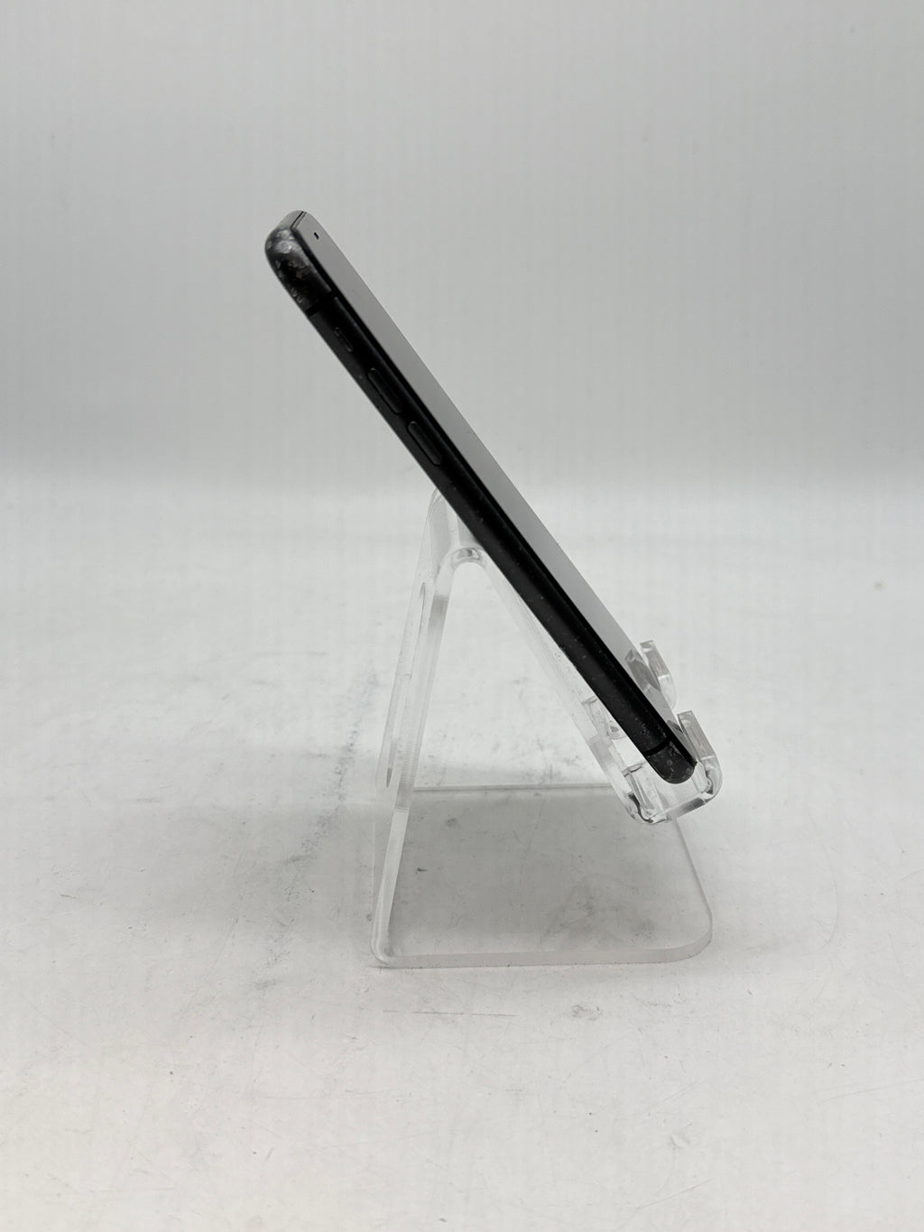 Apple iPhone 11 64GB Factory Unlocked - Cracked Back/Screen Service Battery