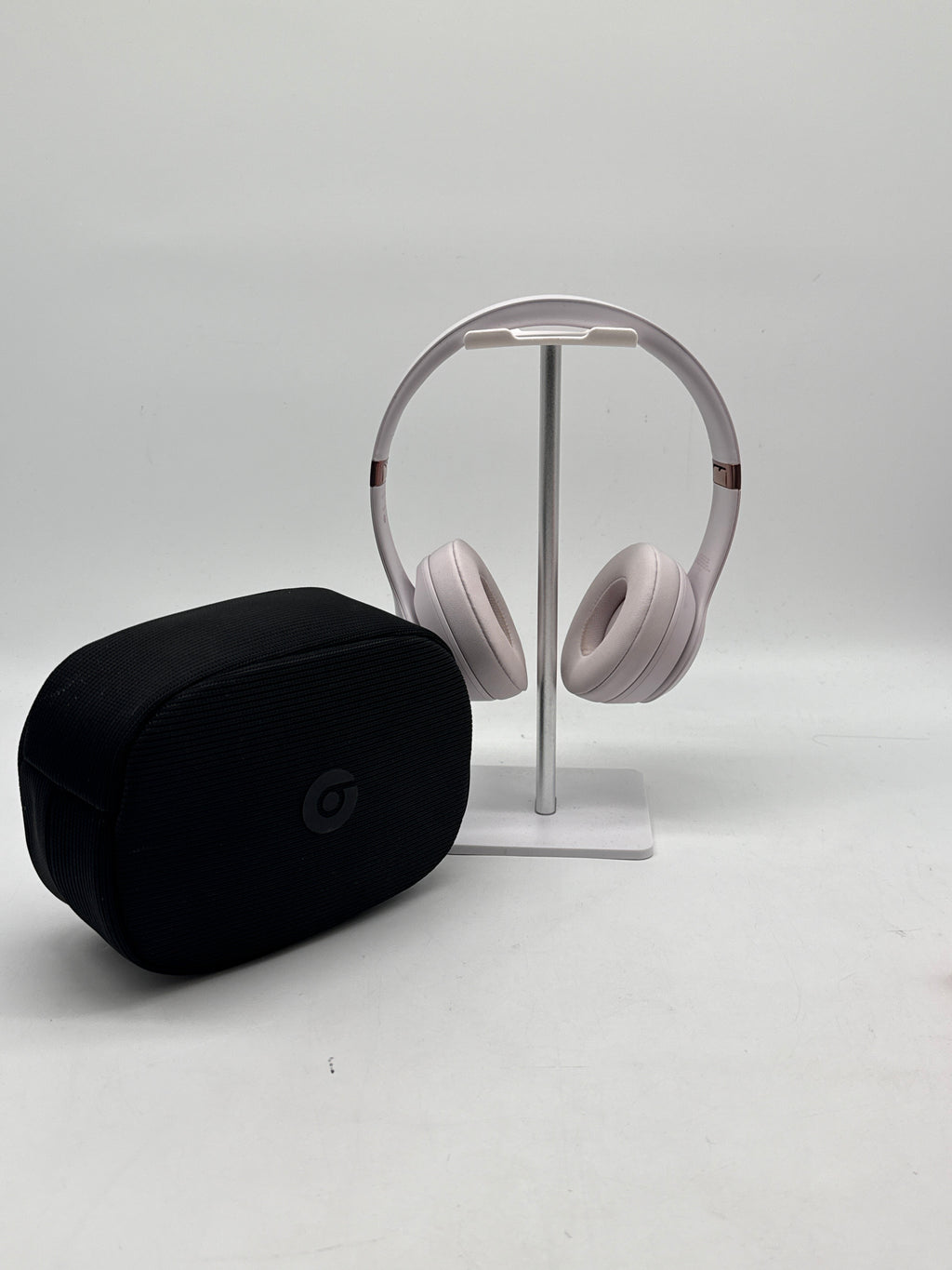 Beats Solo 4 Bluetooth Wireless On-Ear Headphones Pink - Used