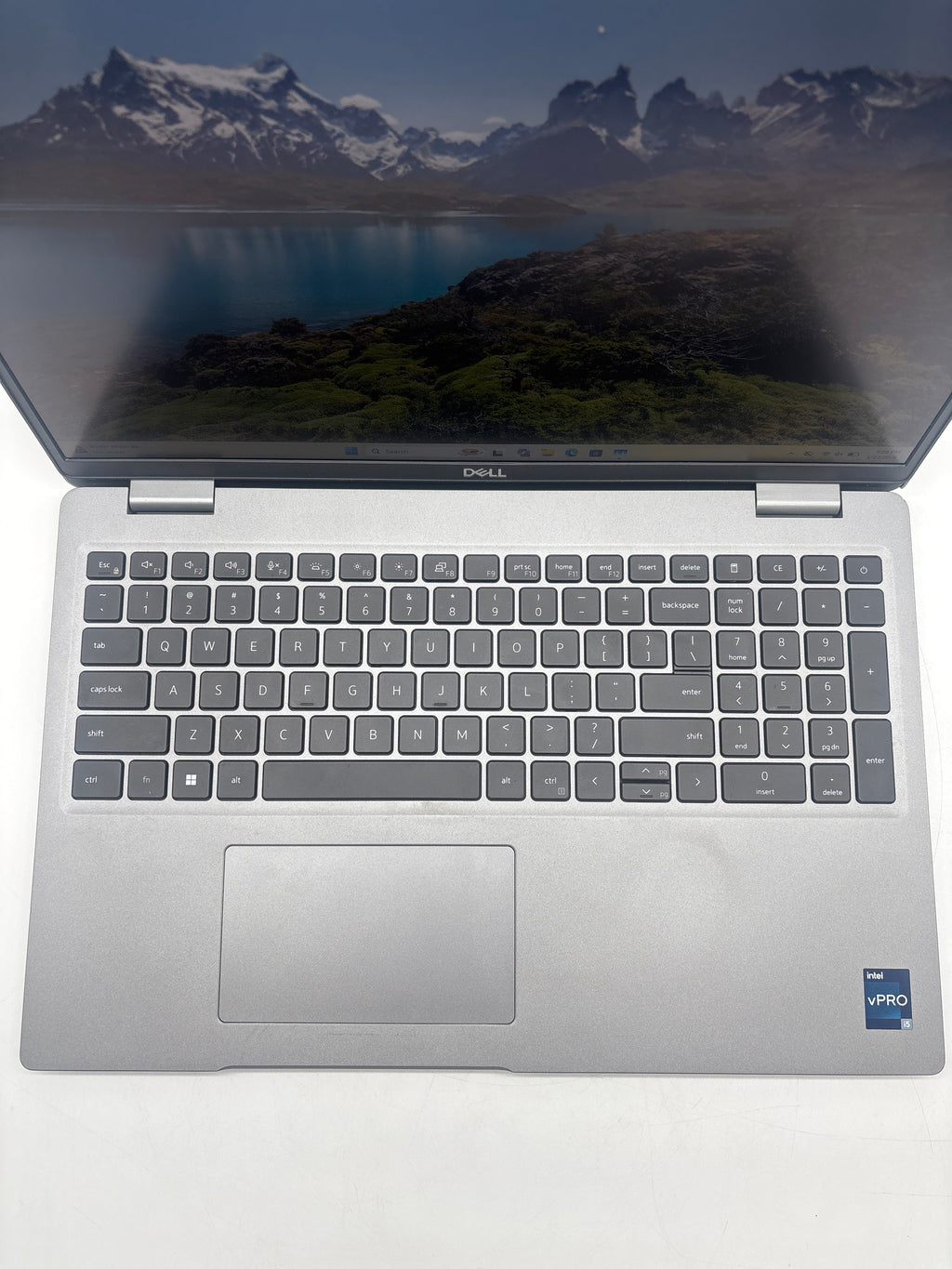 Dell Latitude 5530 i5-1245U 16 GB RAM 512 GB SSD - For Parts (Crack on Corner)