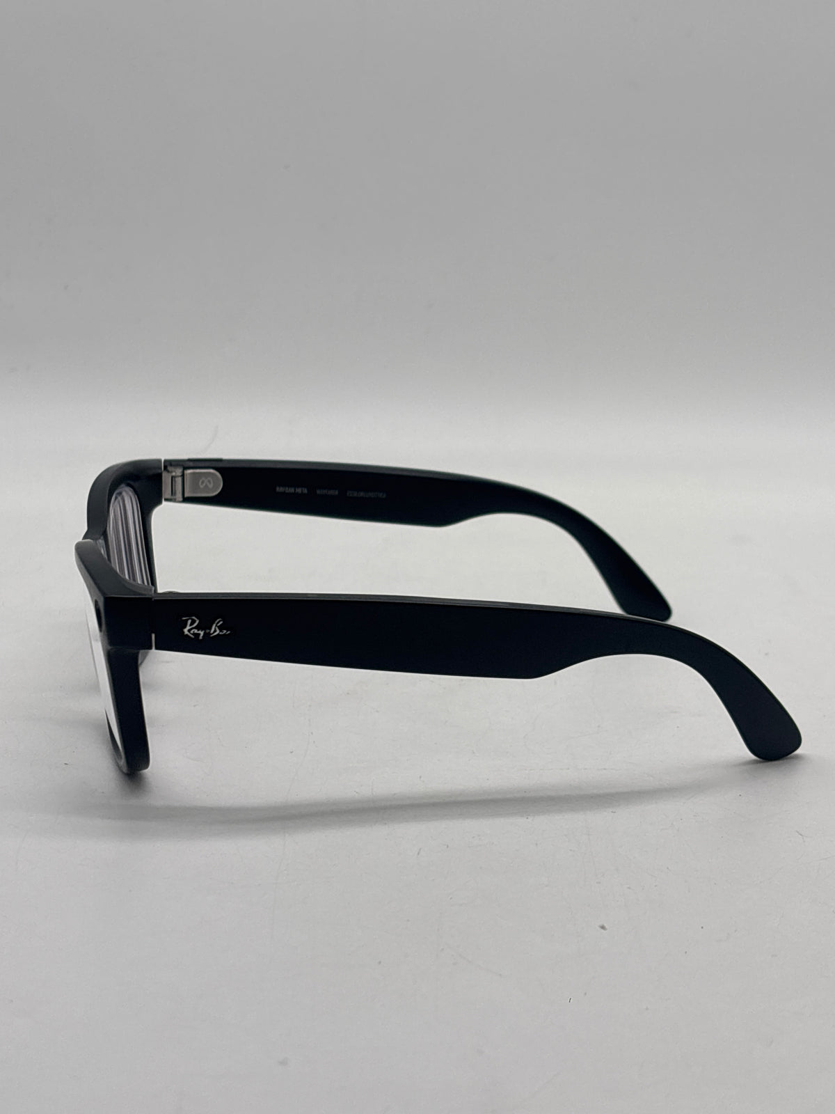 Ray-Ban Meta Wayfarer RW4008 Smart Glasses w/ Camera Black - Used