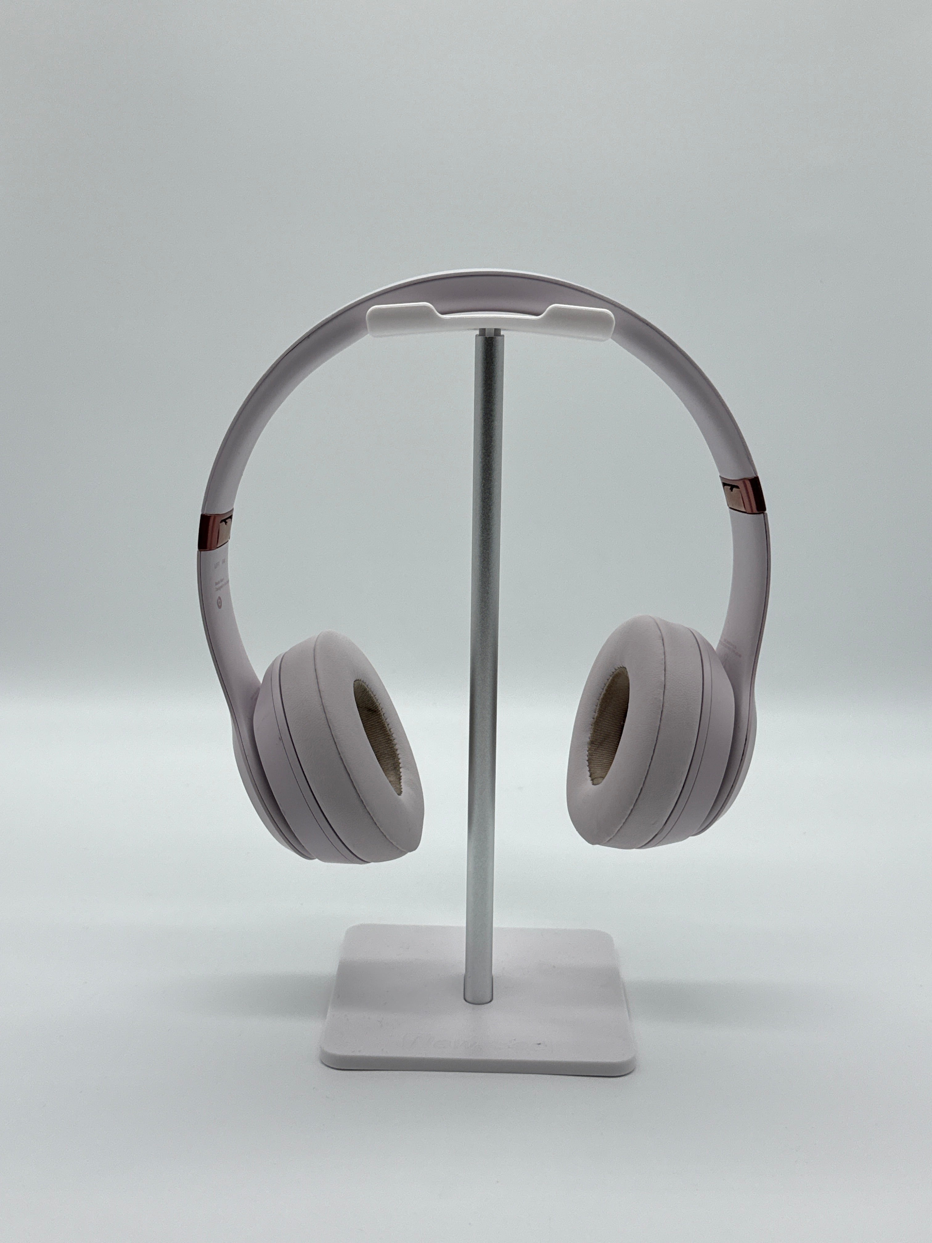 Beats by Dr. Dre Solo 4 Headphones 40mm Drivers Bluetooth Pink Used