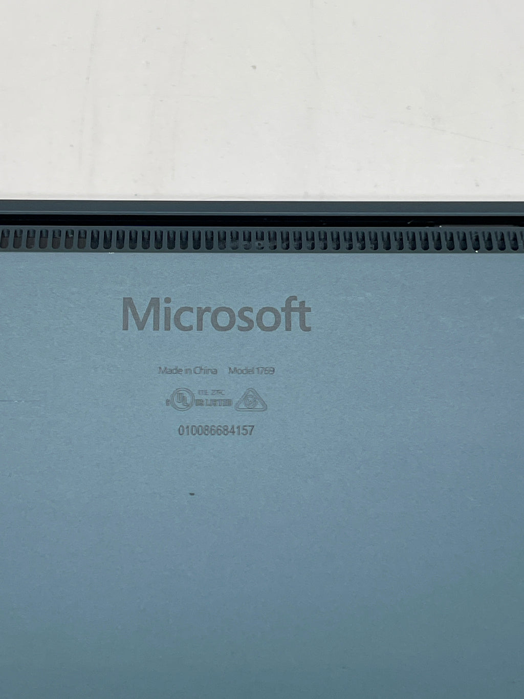 Microsoft Surface Laptop 2 i5-8250U 8GB RAM 256GB - For Parts (Trackpad Issue)