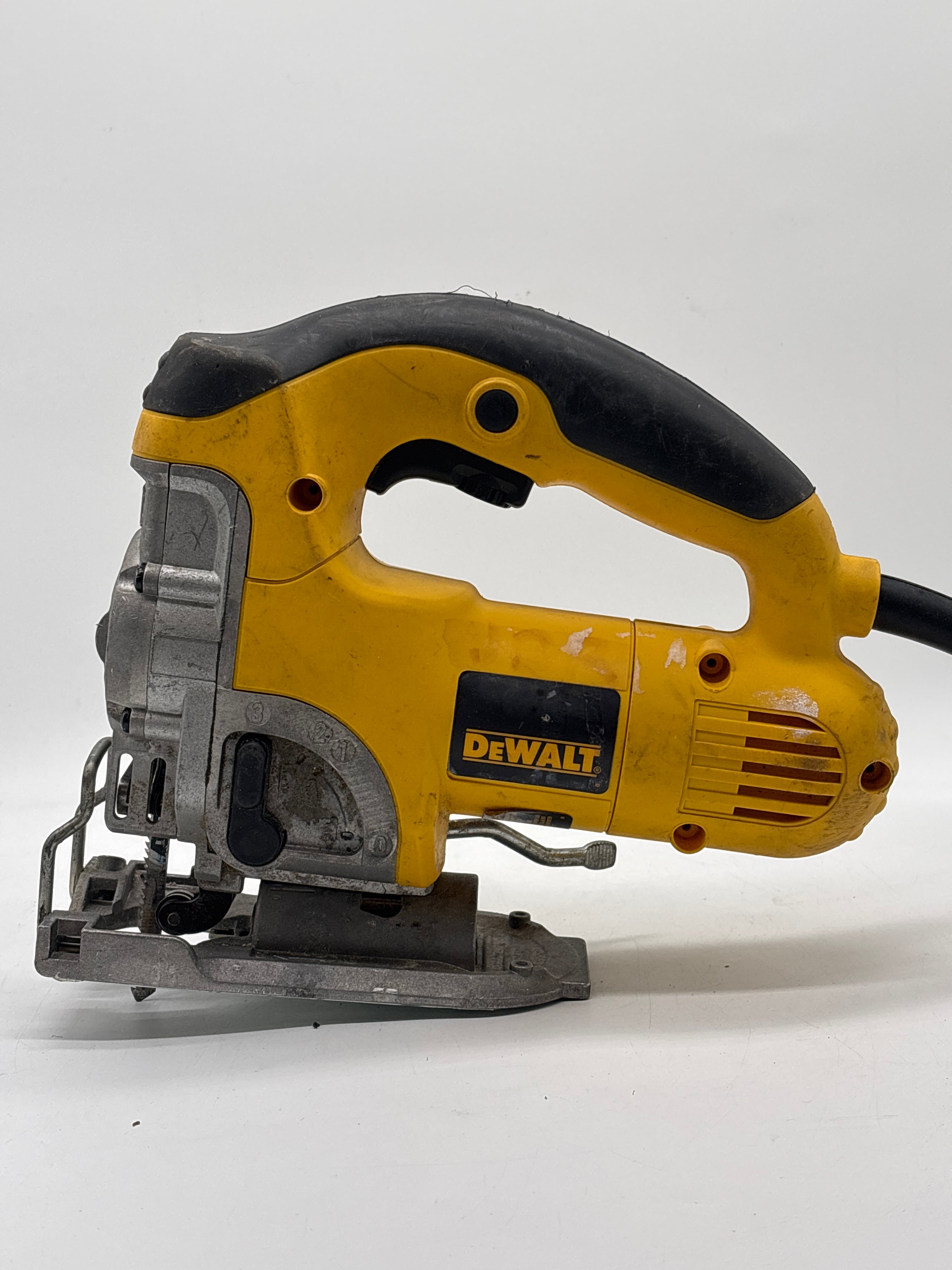 DeWalt DW331 Corded Jigsaw Used