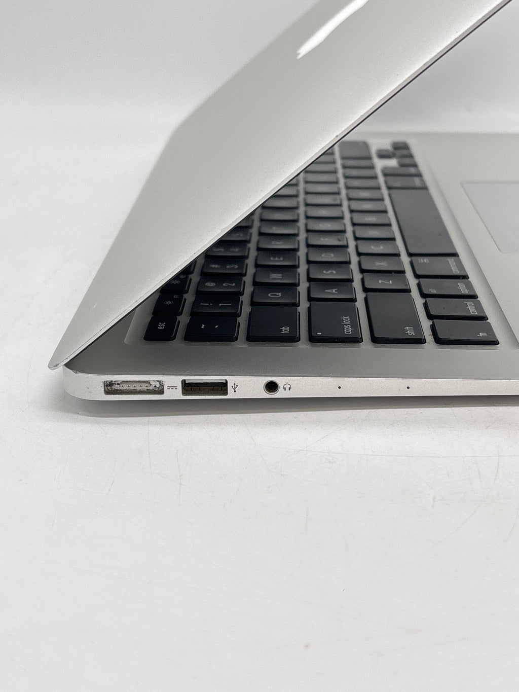 Apple MacBook Air 13" 2015 A1466 Core i7 8GB RAM 256GB Flash Storage - Used