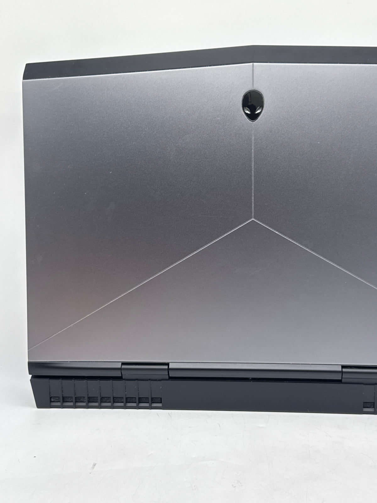 Alienware 17 R5 Core i7-8750H 16GB RAM 1TB HDD GTX 1070 17.3in - Bad HDD