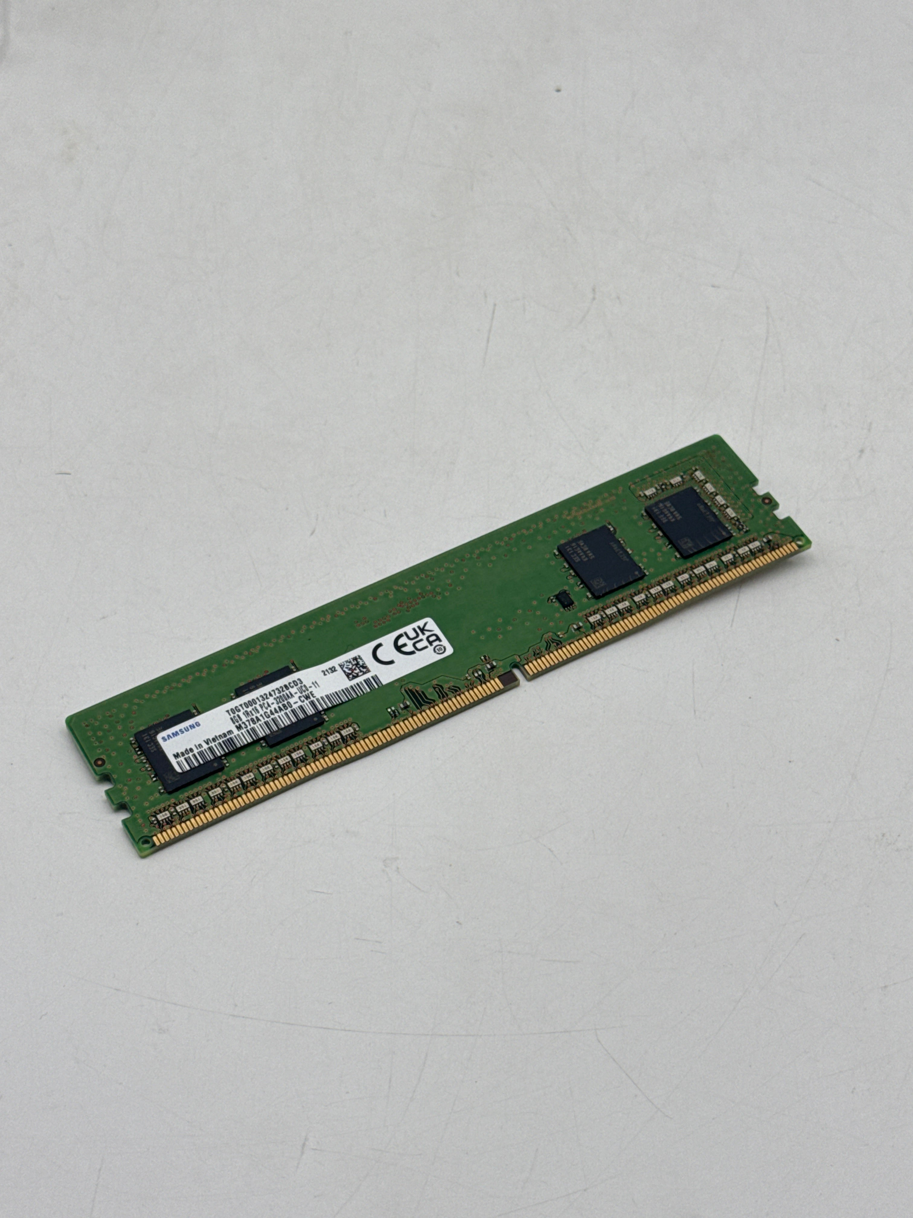Lot of 20 Samsung 8GB DDR4-3200 288-Pin Non-ECC UDIMM M378A1G44AB0-CWE - Used