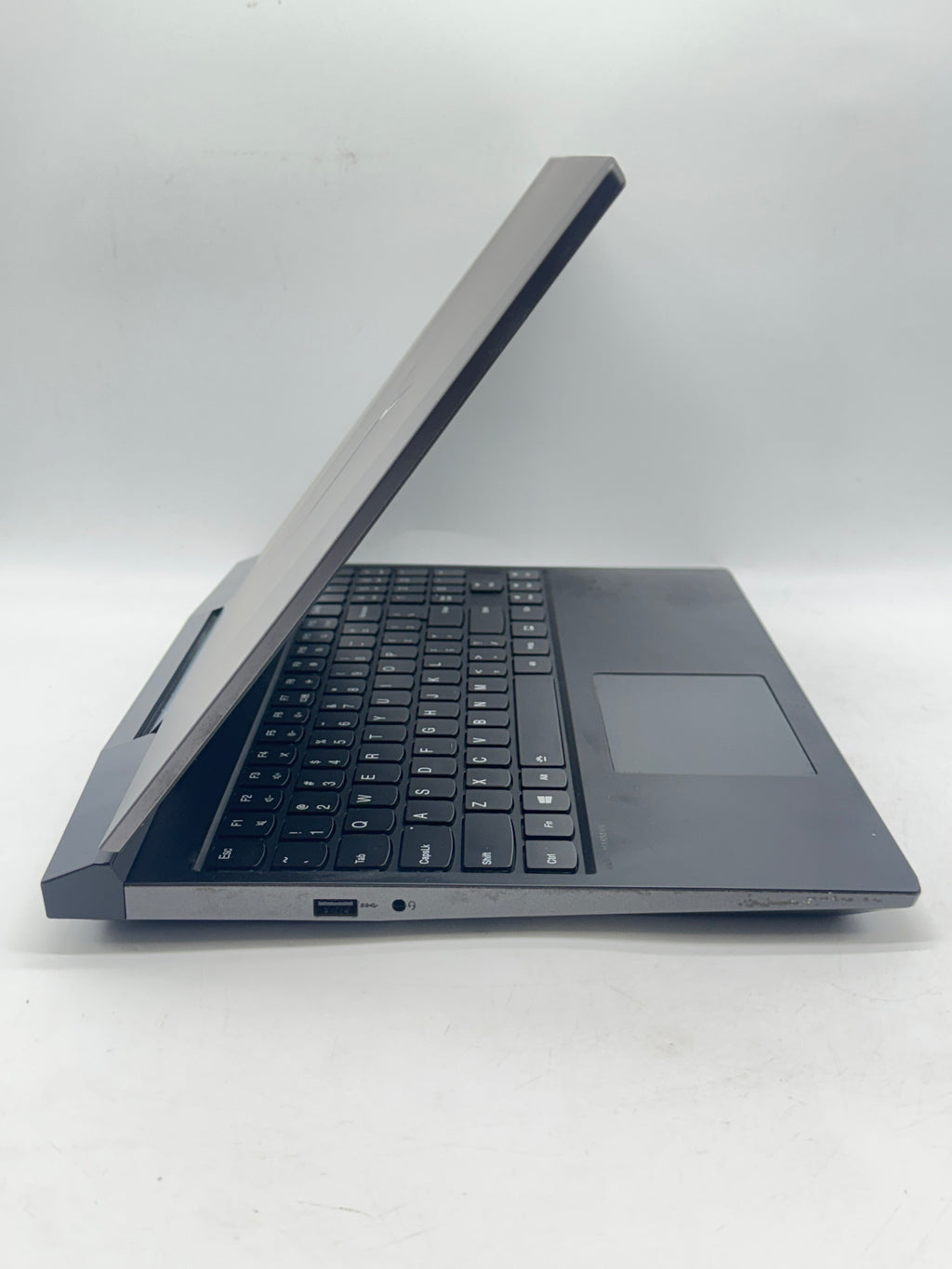 Lenovo Legion Y7000P-1060 i7 8750H 8GB RAM 1TB HDD GTX 1060 - READ