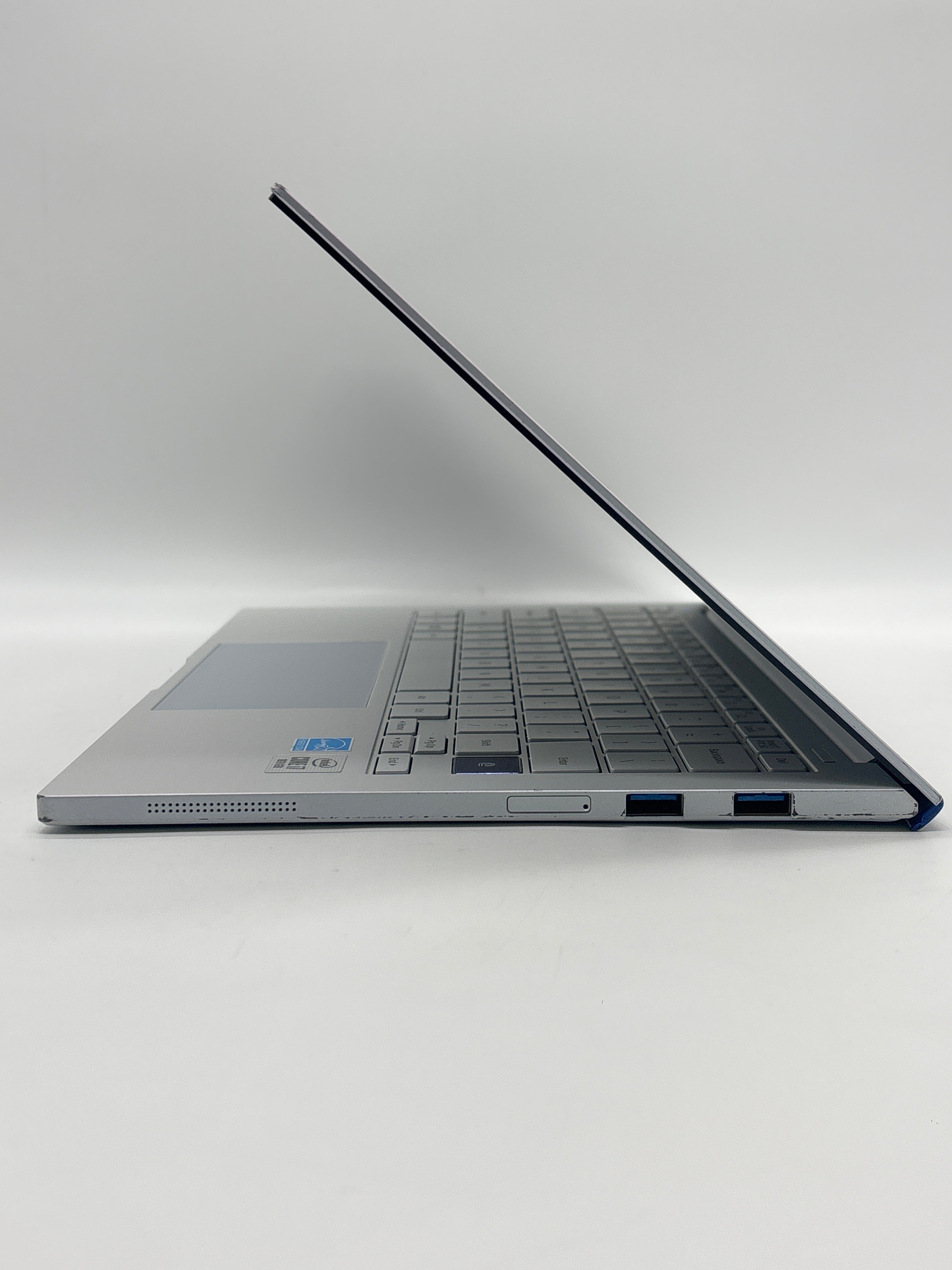 Samsung Galaxy Book NP930XCJ i7-10510U 8GB RAM 512GB SSD - Used