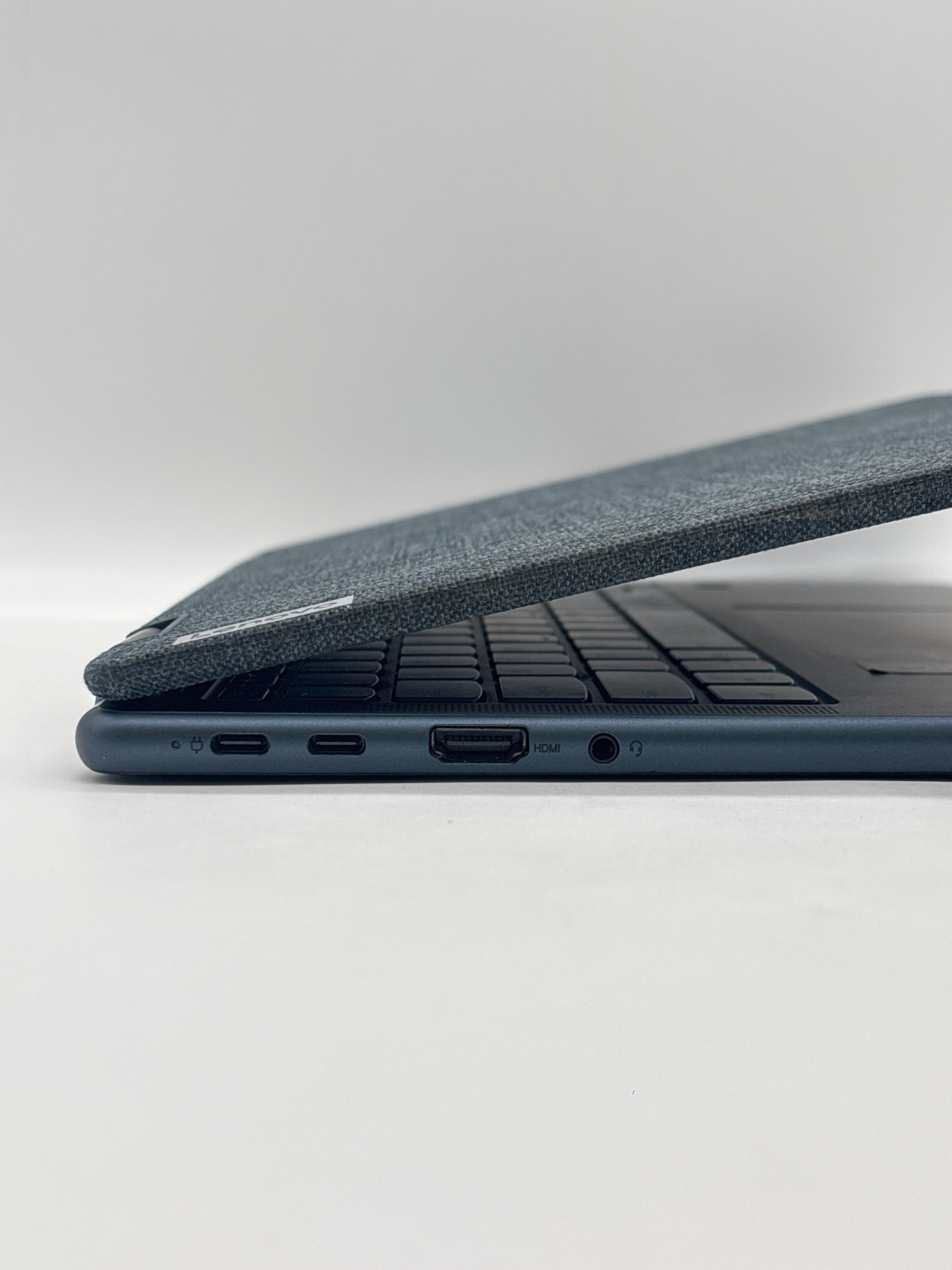 Lenovo Yoga 6 13.3" Ryzen 5 5500U 8GB RAM 256GB SSD Blue Laptop