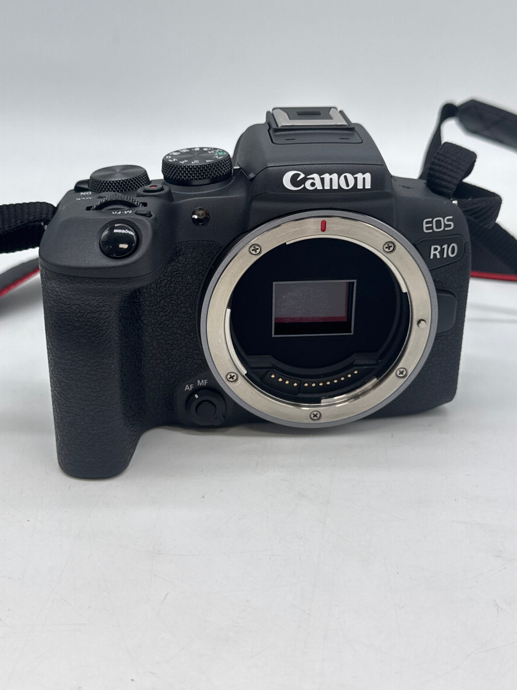 Canon EOS R10 24.2MP Mirrorless Camera with RF-S 18-45mm Lens - Used