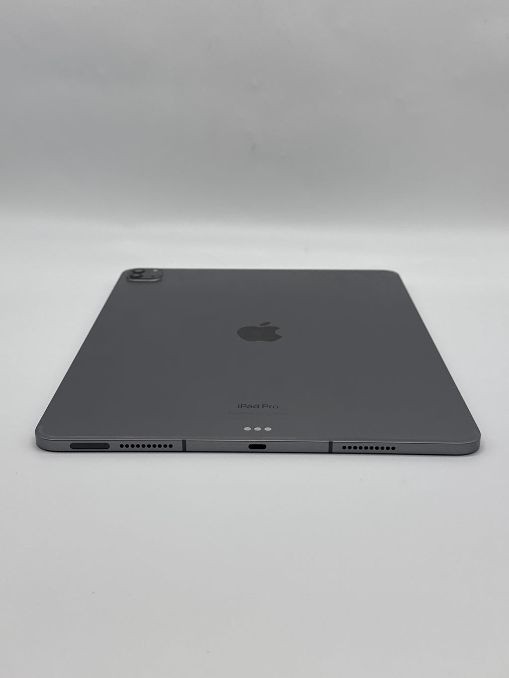 Apple iPad Pro 6th Gen 12.9" 128GB Wi-Fi Silver w/ Apple Magic Keyboard - Used