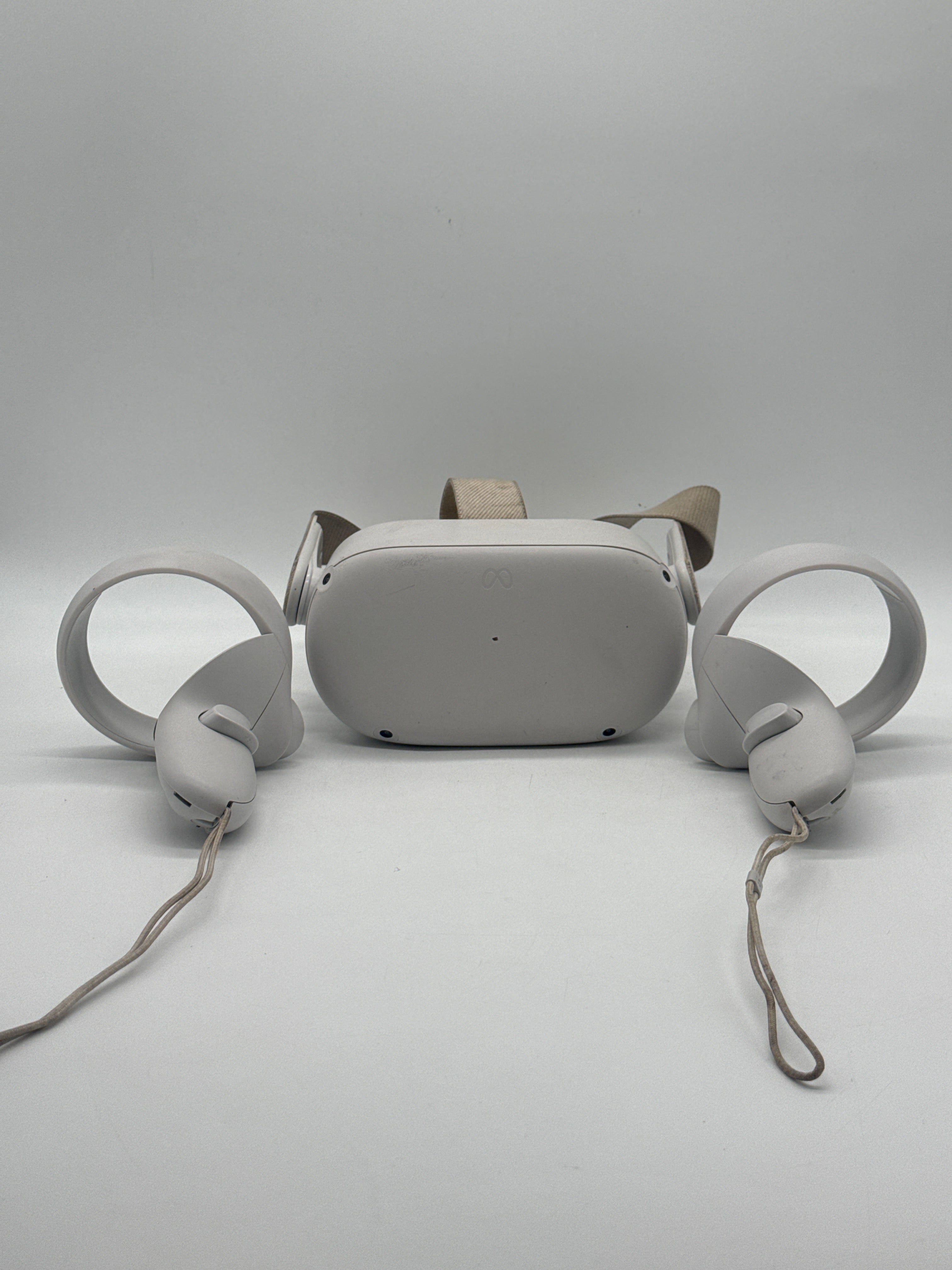 Meta Quest 2 KW49CM Standalone All-in-One VR Headset 64GB White