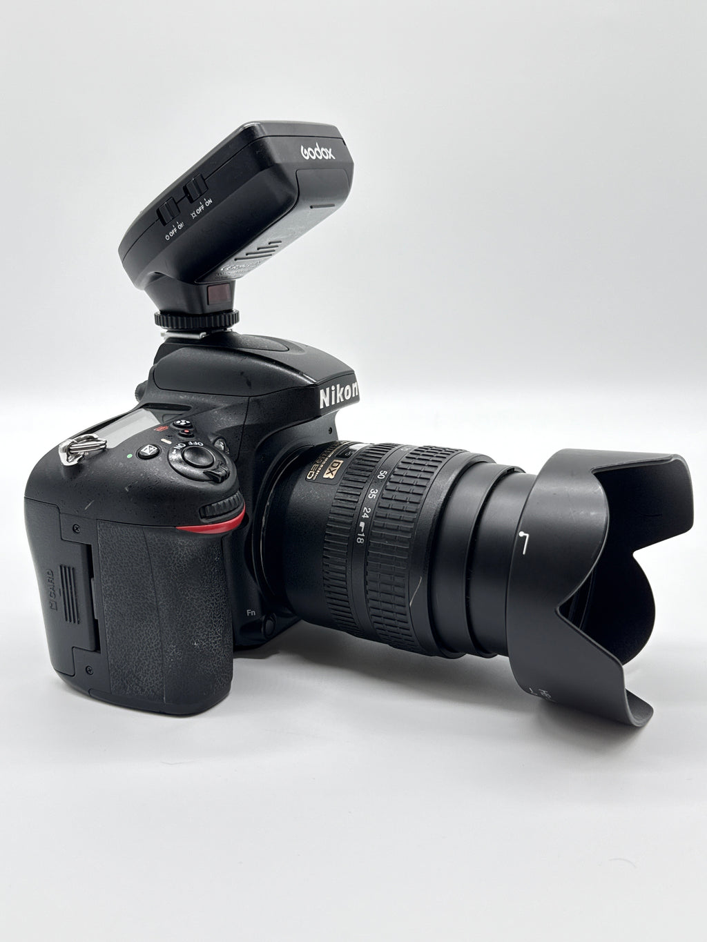 Nikon D610 Digital Camera 24.3MP w/ Nikon 18-70mm Lens (Shutter Count 32285)